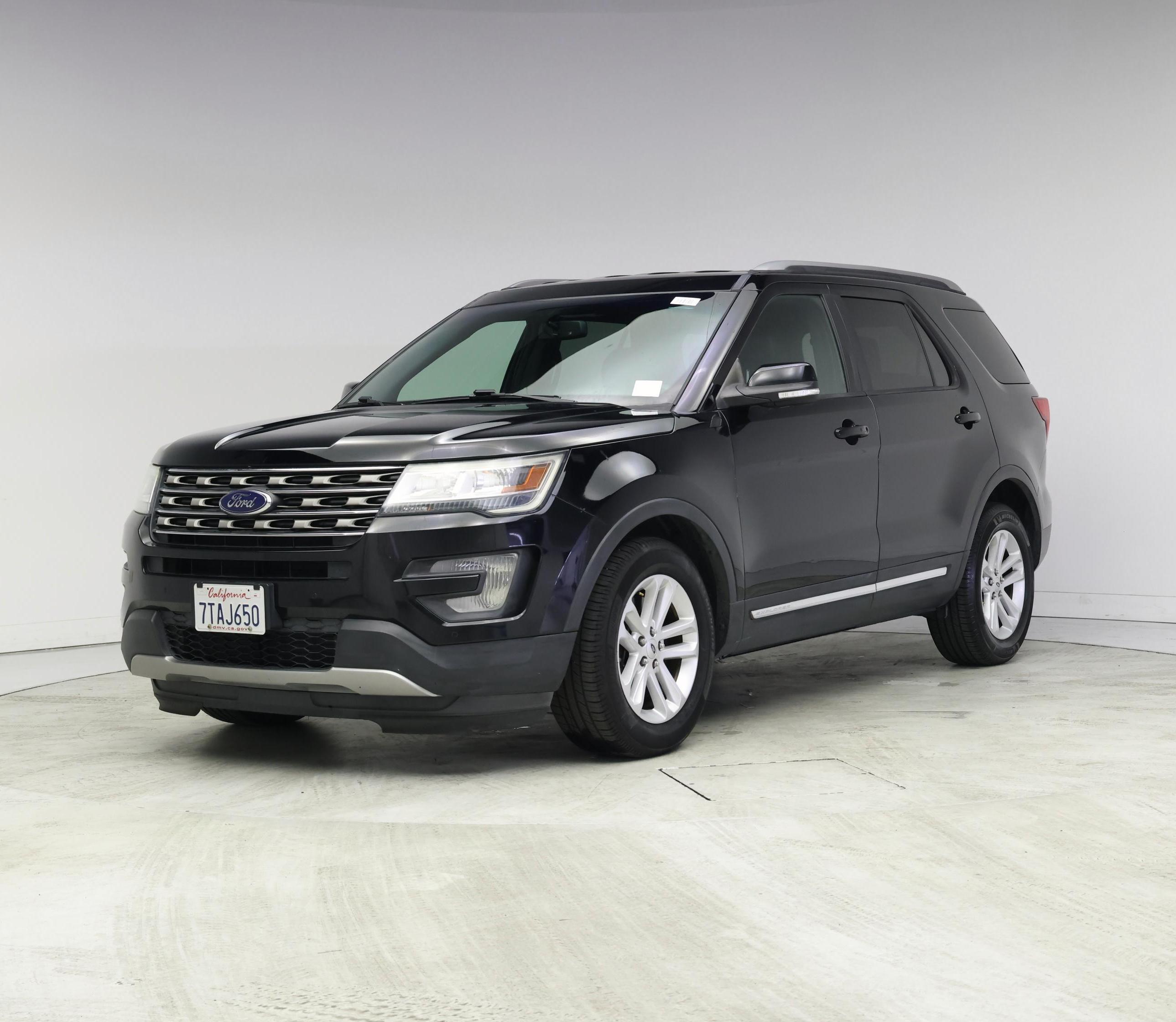 Thumbnail: 2016 Ford Explorer - 4