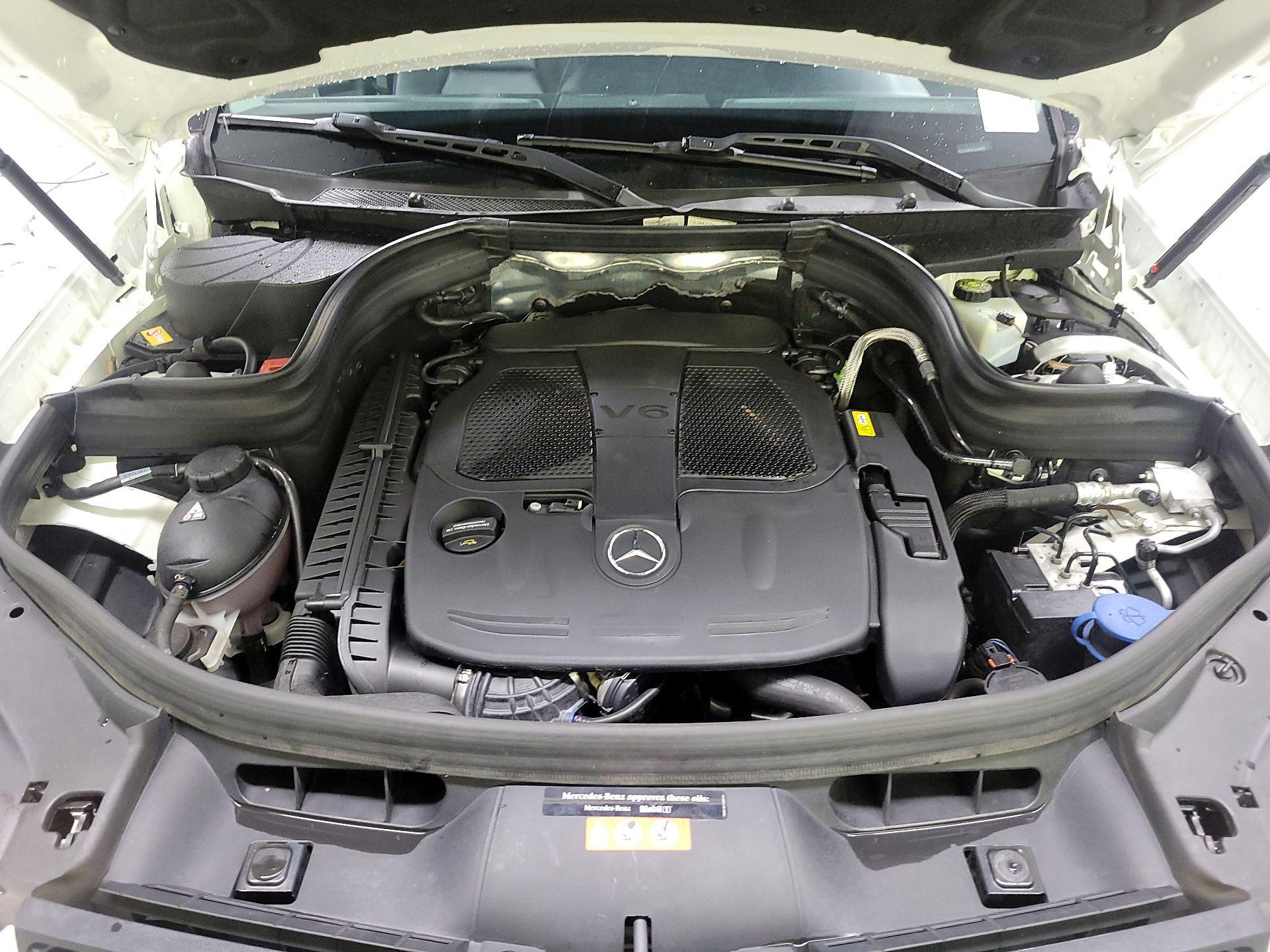 Thumbnail: 2015 Mercedes-Benz GLK - 18