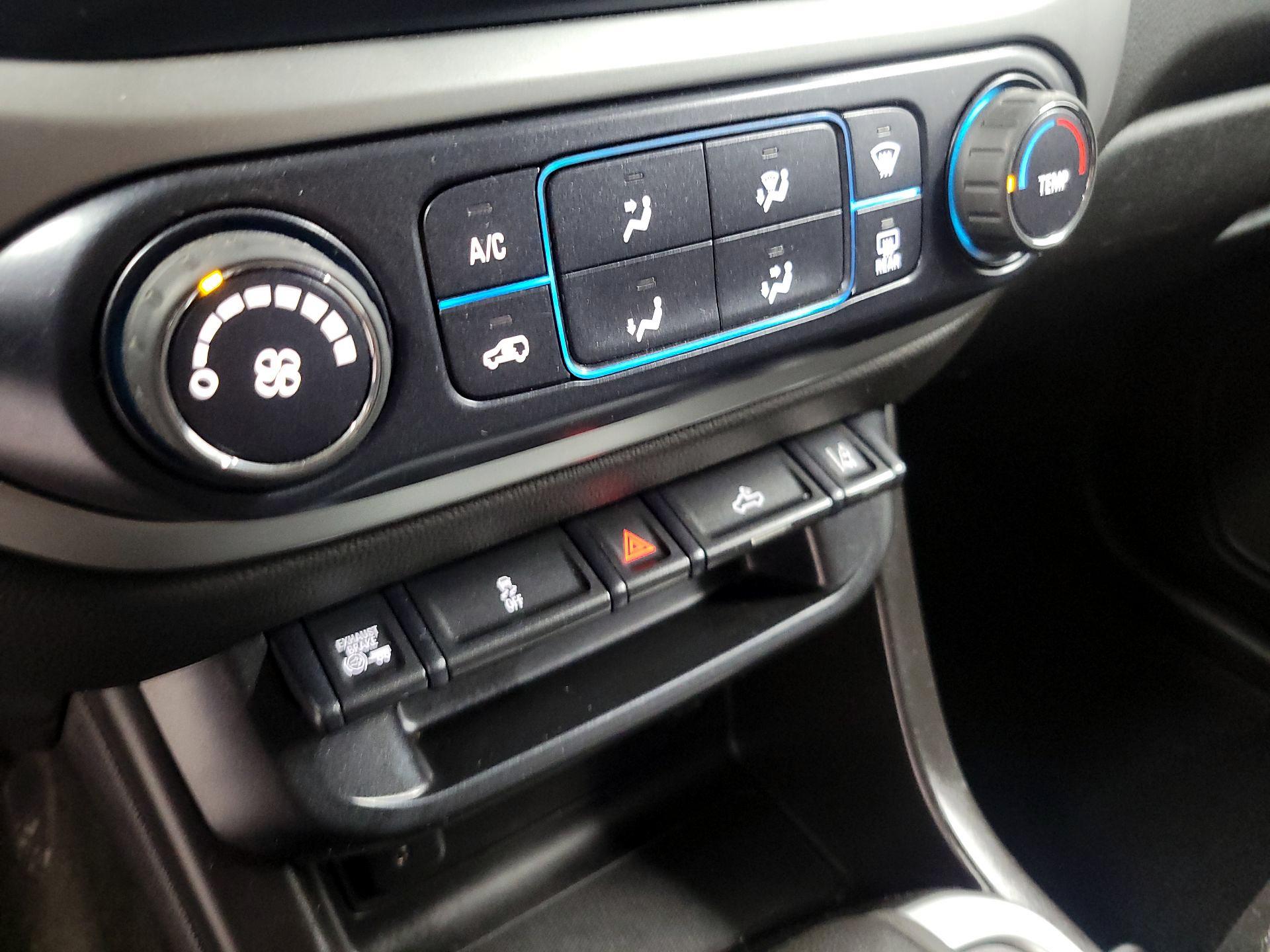 Thumbnail: 2016 Chevrolet Colorado - 14