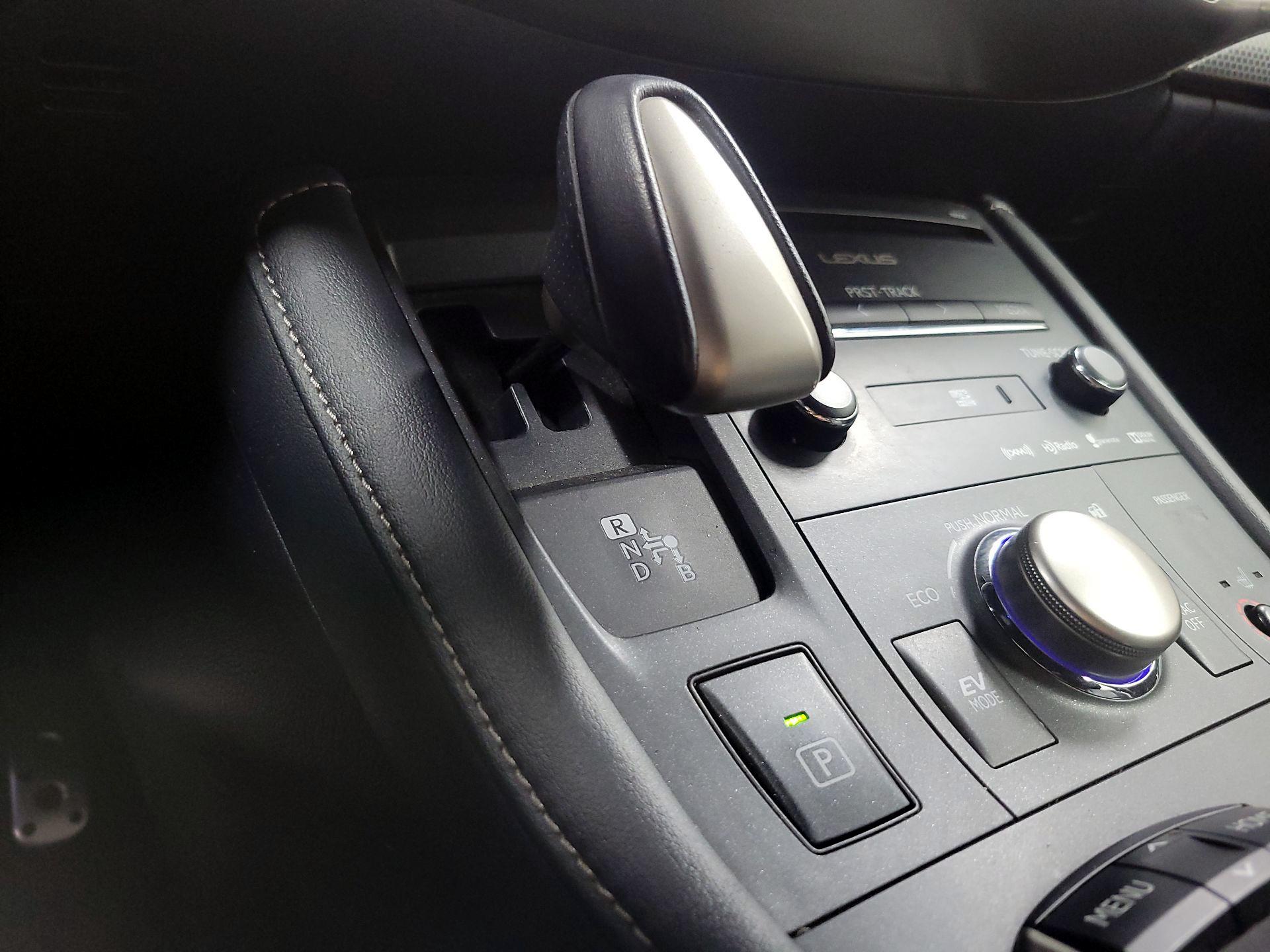 Thumbnail: 2015 Lexus CT - 17