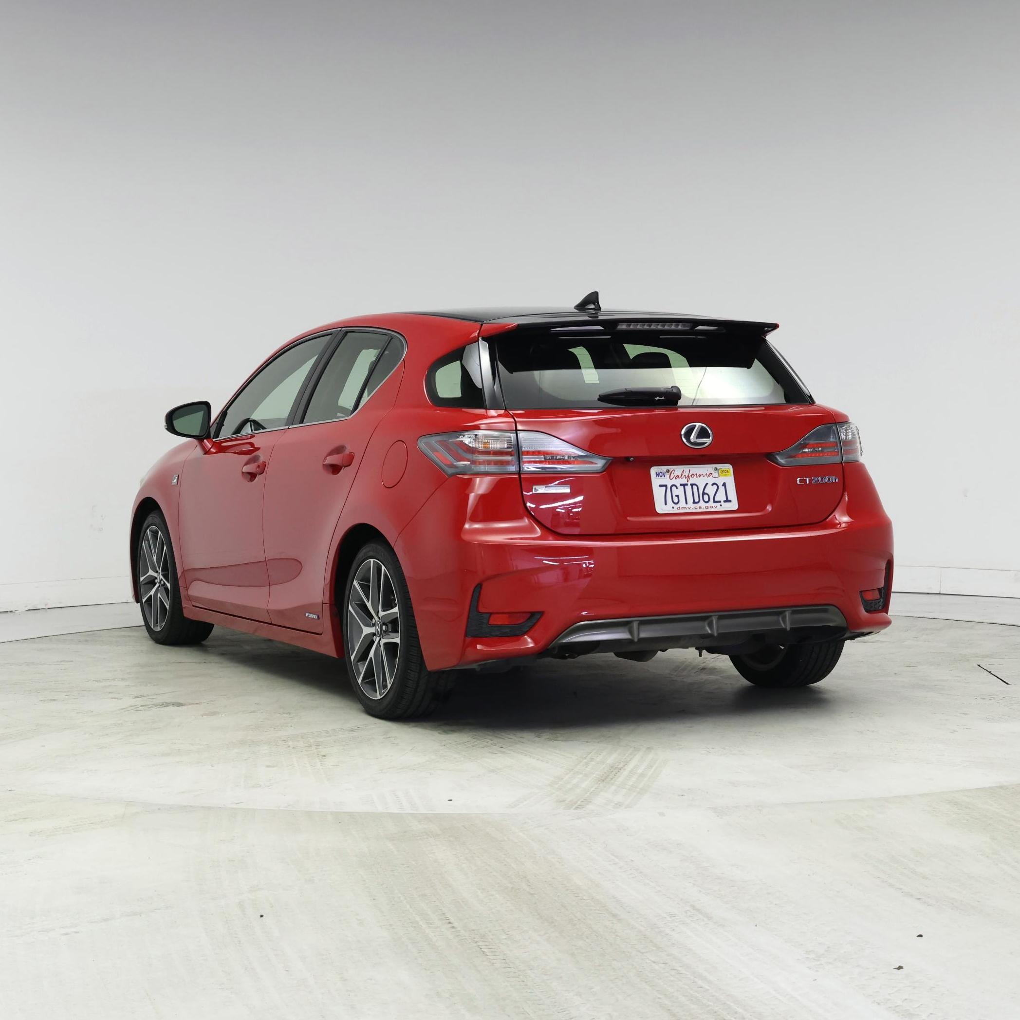 Thumbnail: 2015 Lexus CT - 2
