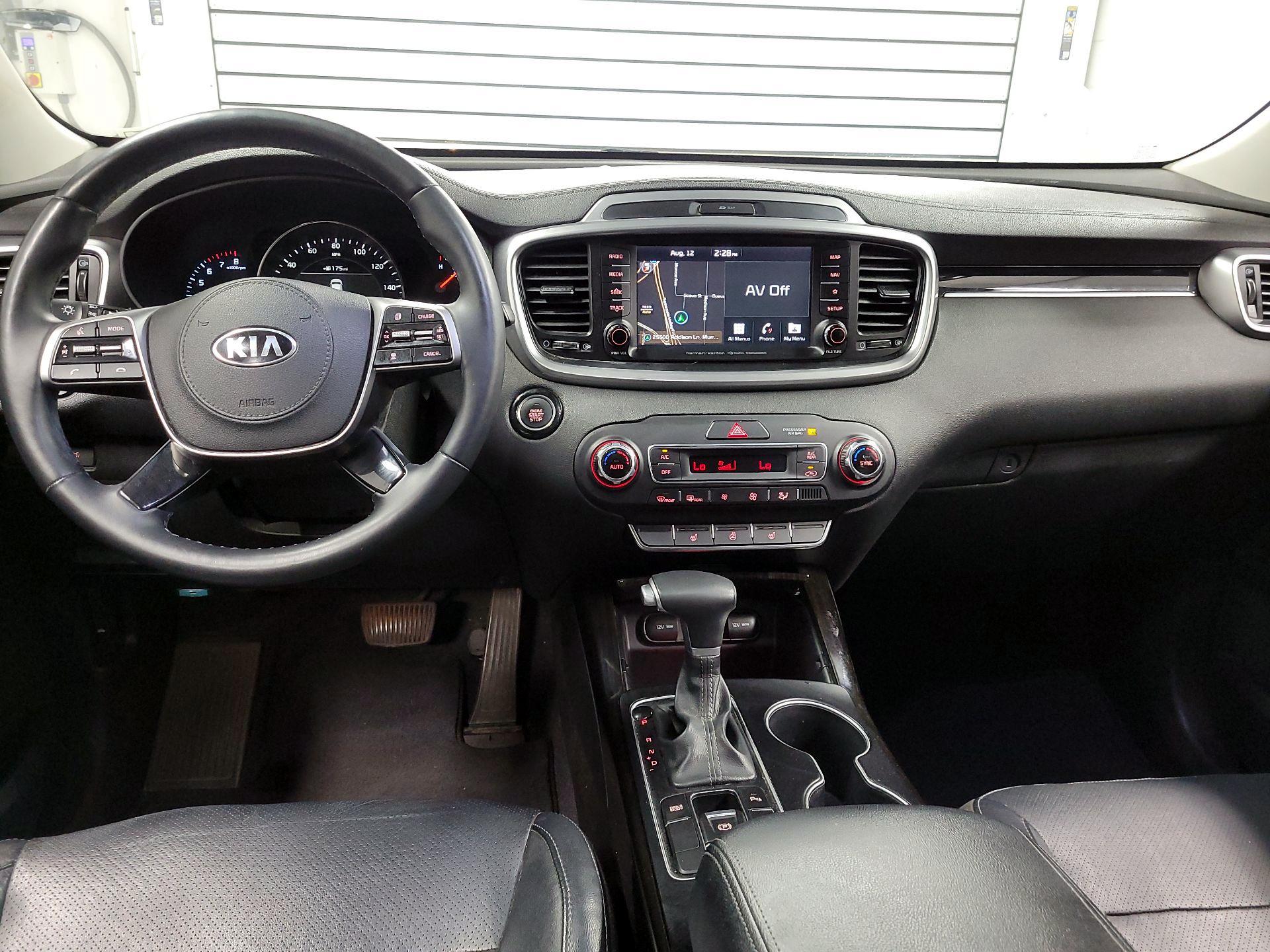 Thumbnail: 2019 Kia Sorento - 9
