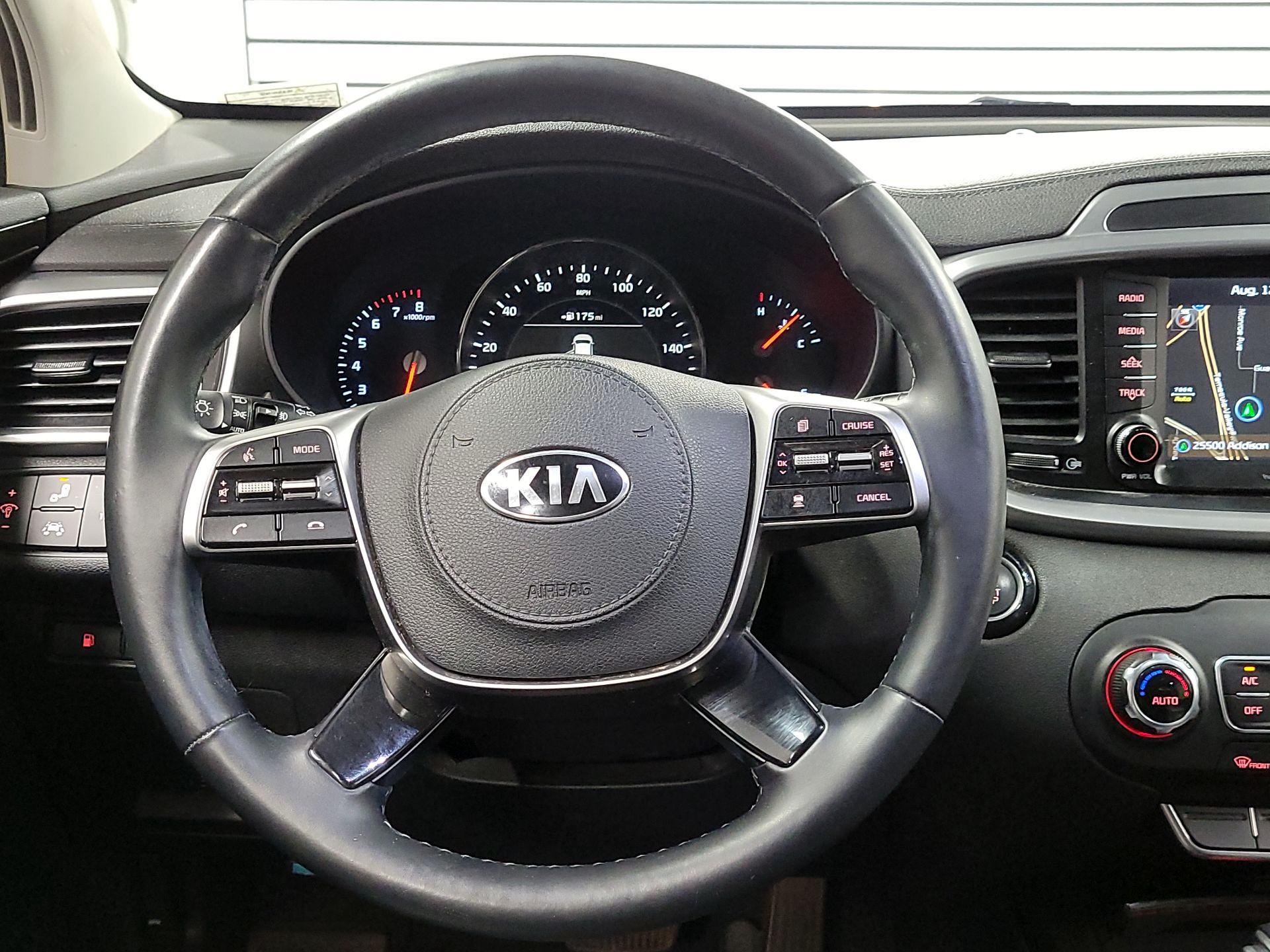 Thumbnail: 2019 Kia Sorento - 10