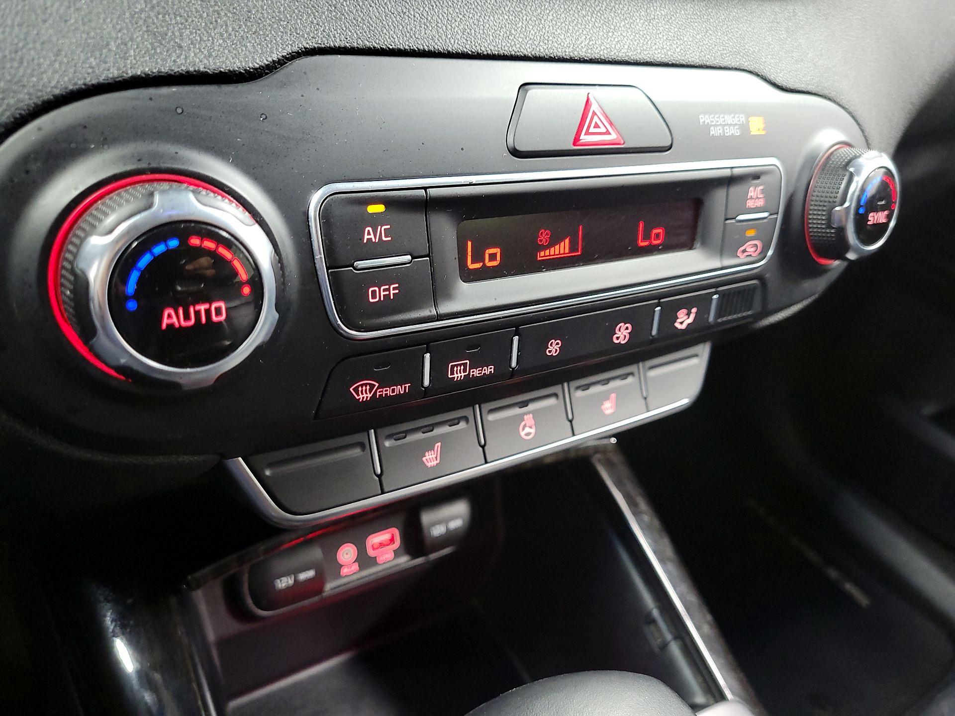 Thumbnail: 2019 Kia Sorento - 14