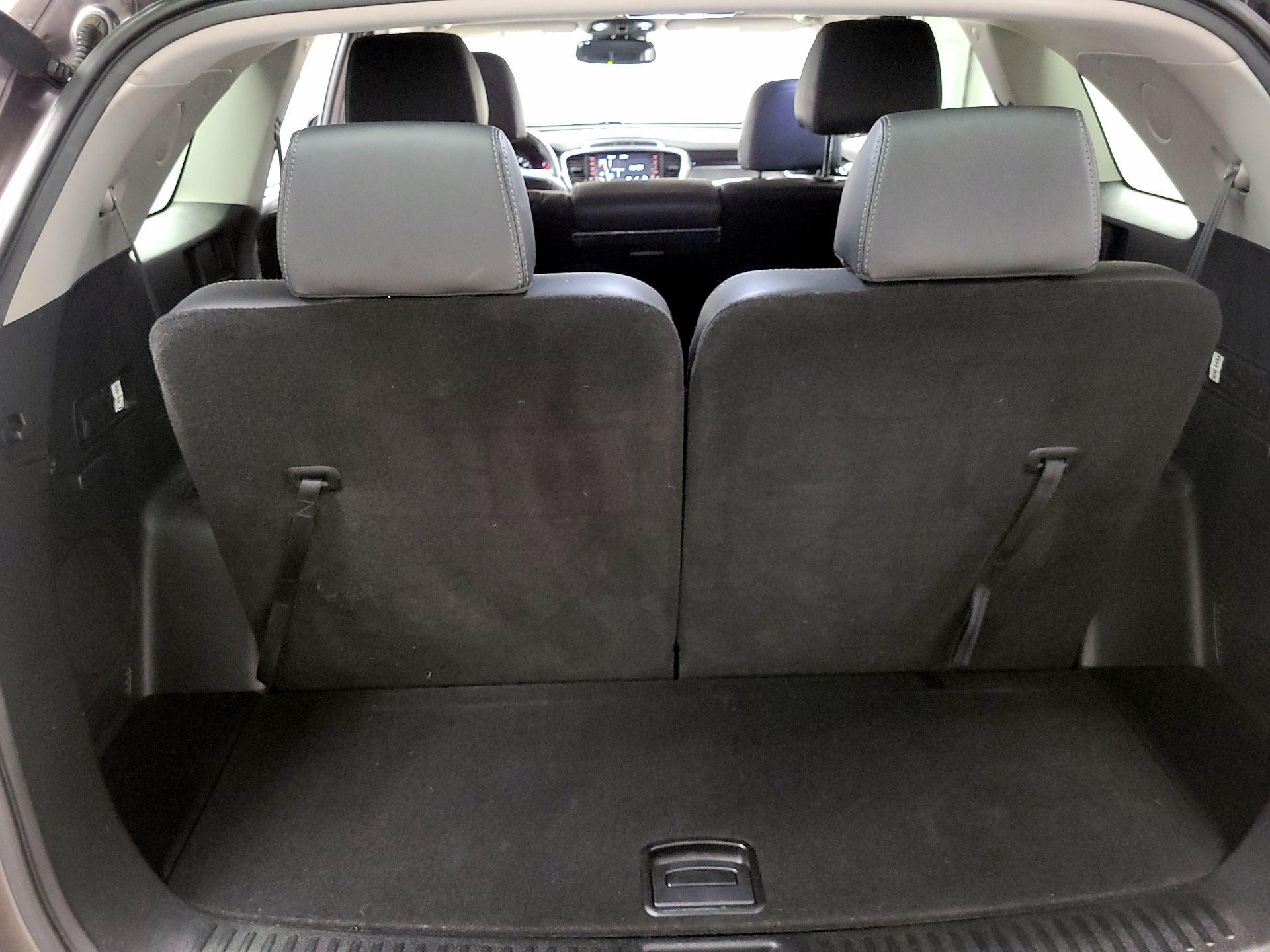 Thumbnail: 2019 Kia Sorento - 17