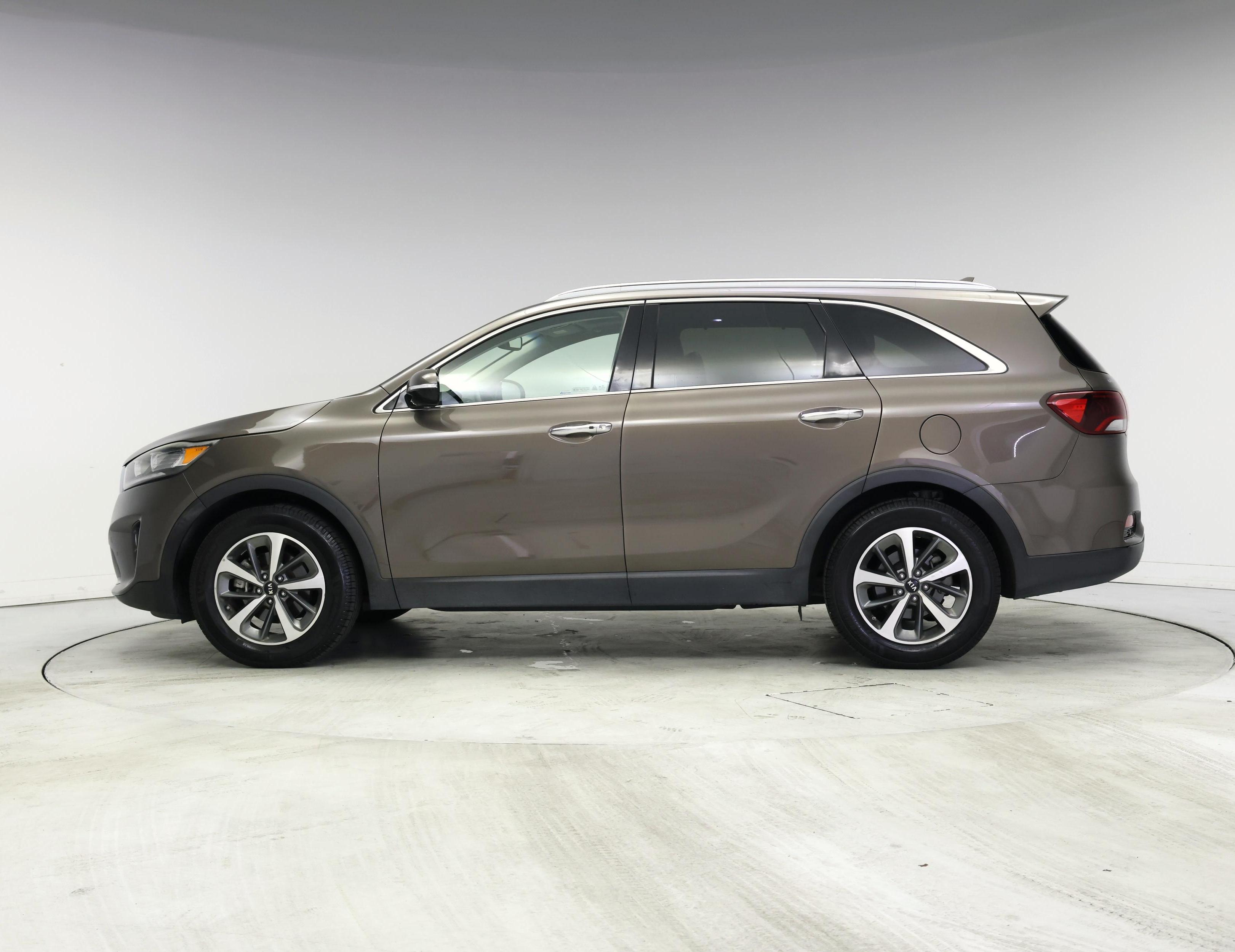 Thumbnail: 2019 Kia Sorento - 3