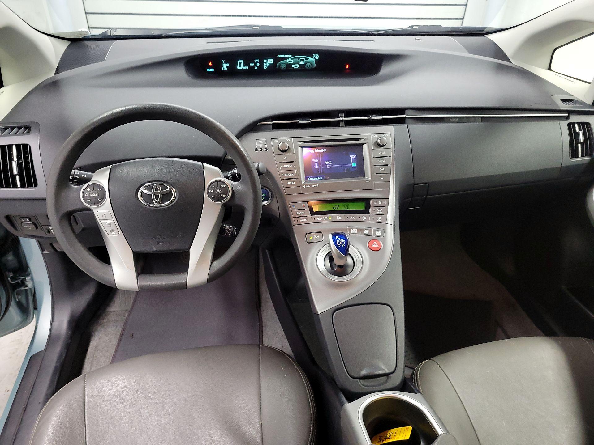 Thumbnail: 2014 Toyota Prius - 9