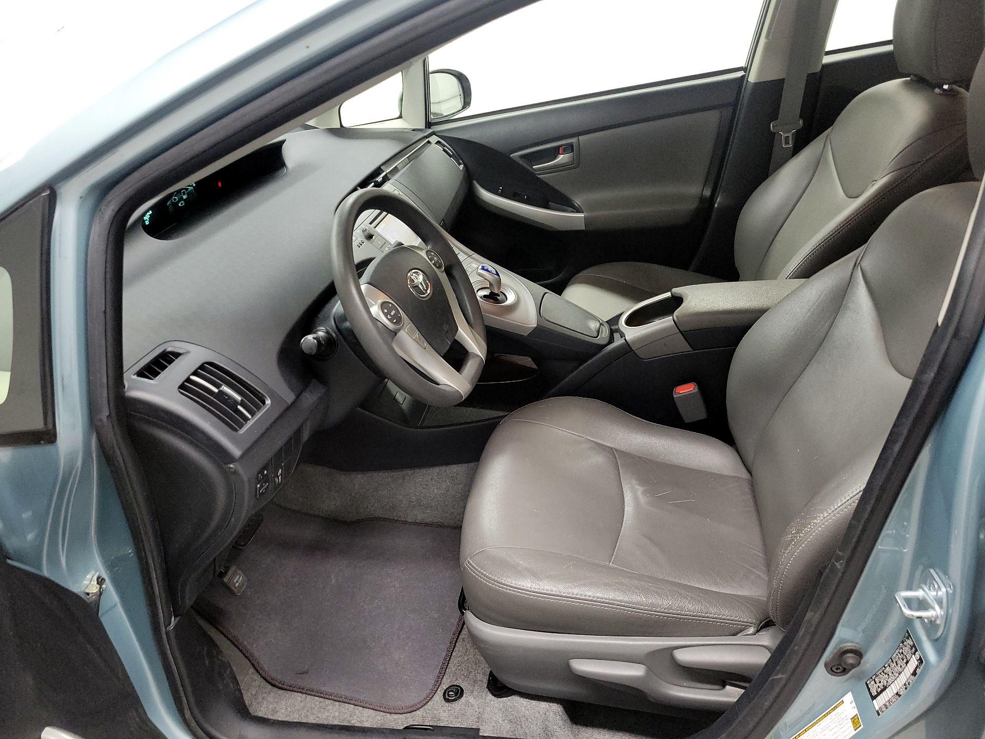Thumbnail: 2014 Toyota Prius - 11