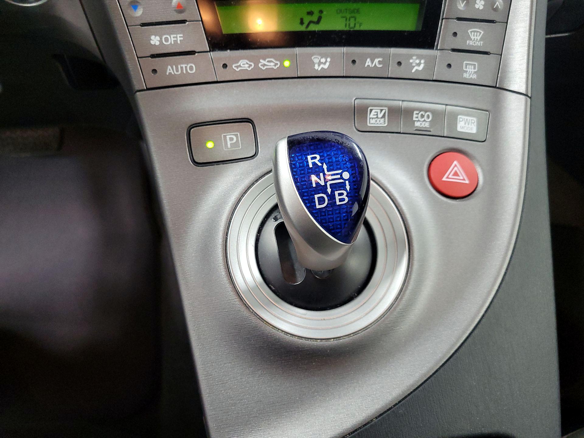Thumbnail: 2014 Toyota Prius - 17
