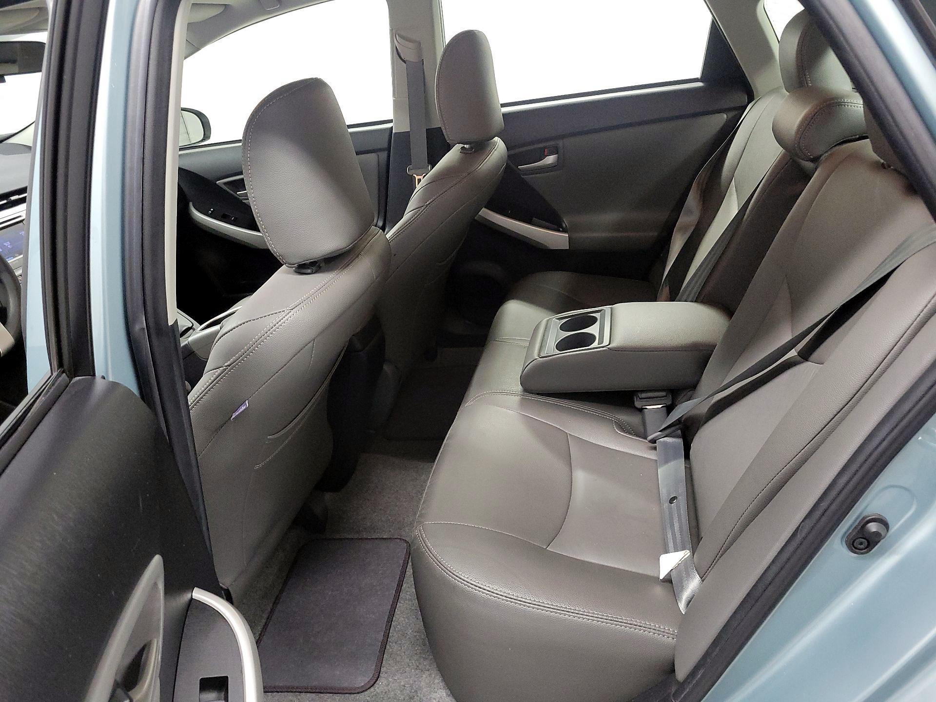 Thumbnail: 2014 Toyota Prius - 18