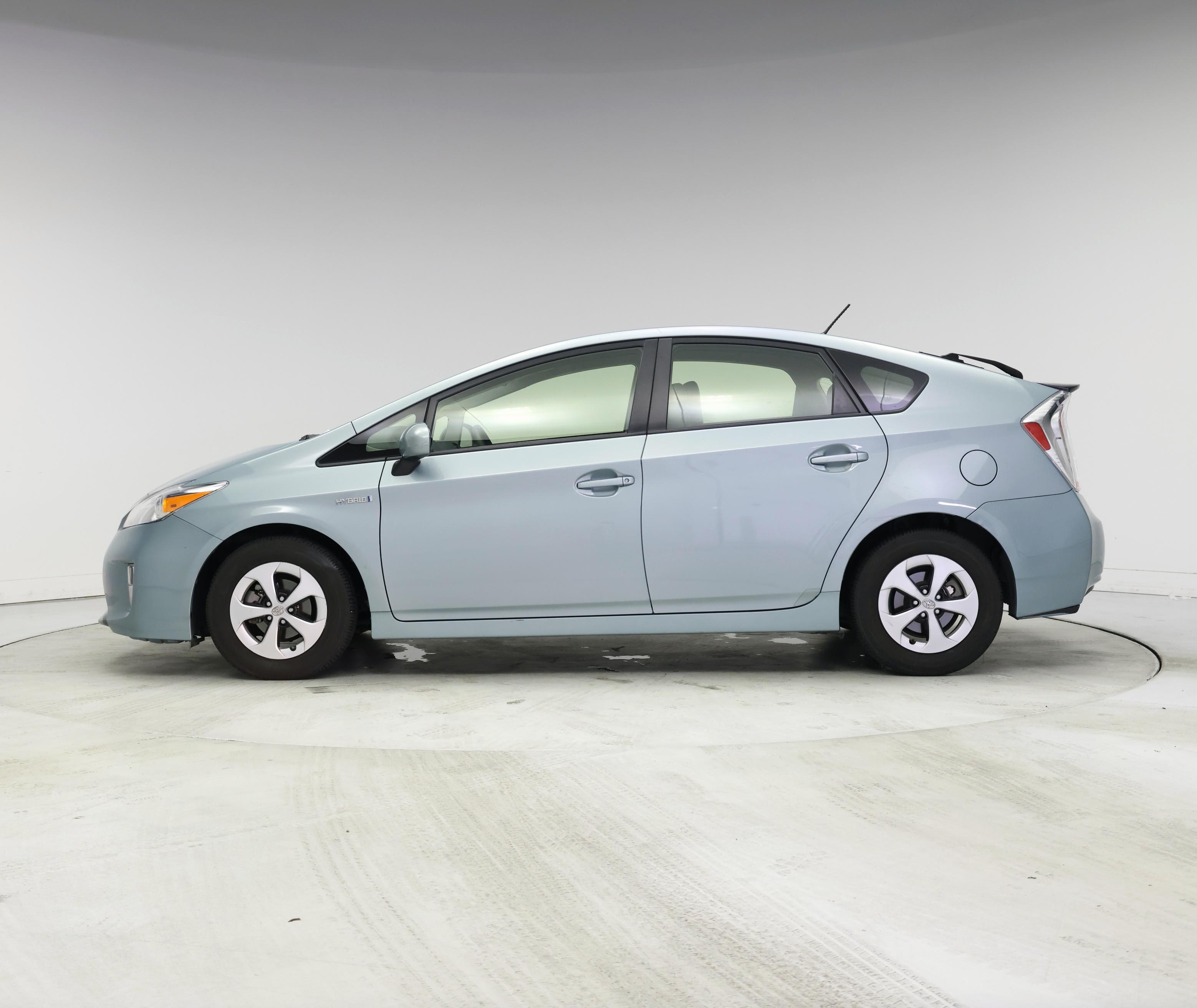 Thumbnail: 2014 Toyota Prius - 3