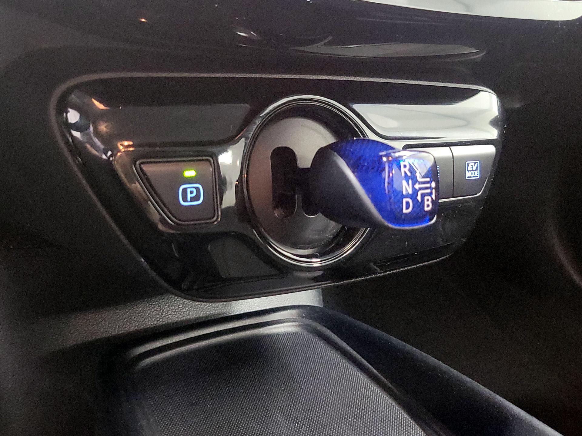 Thumbnail: 2021 Toyota Prius - 16