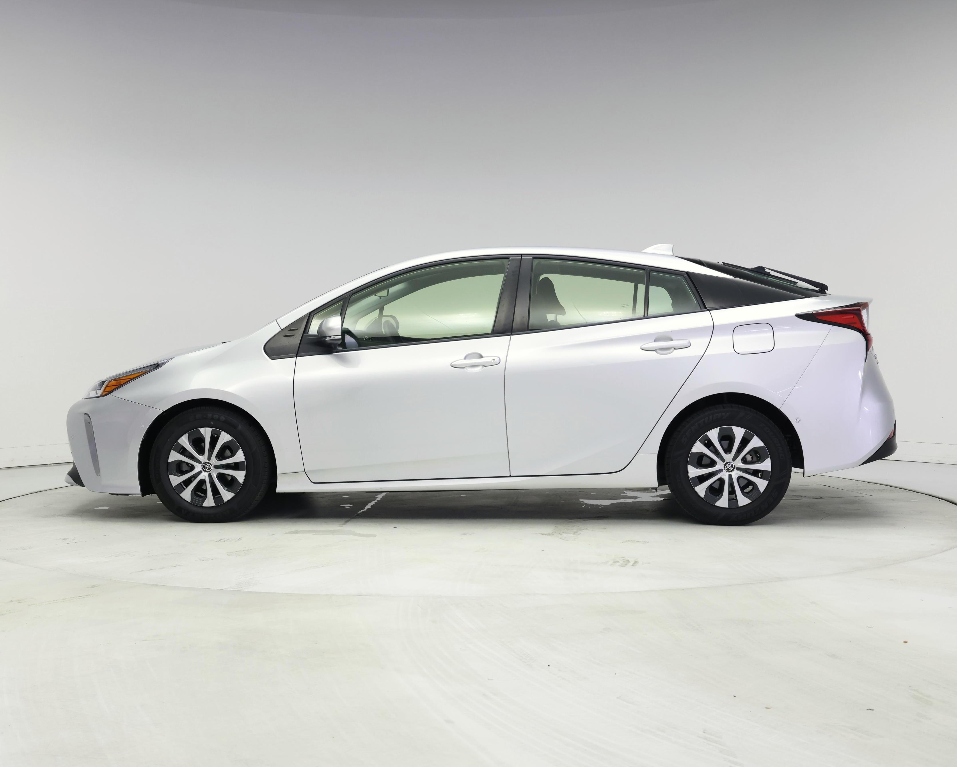 Thumbnail: 2021 Toyota Prius - 3