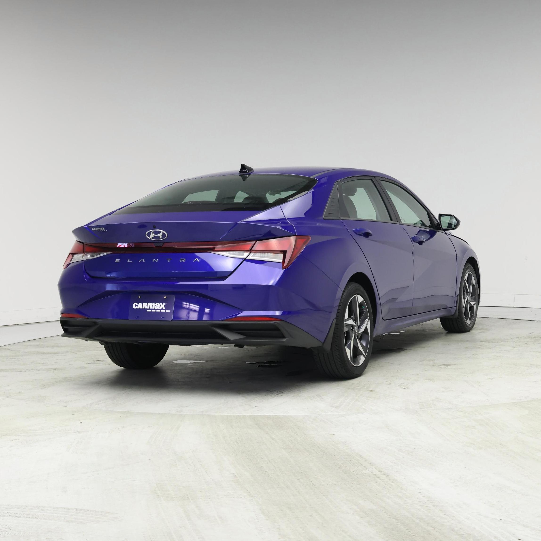 Thumbnail: 2023 Hyundai Elantra - 8
