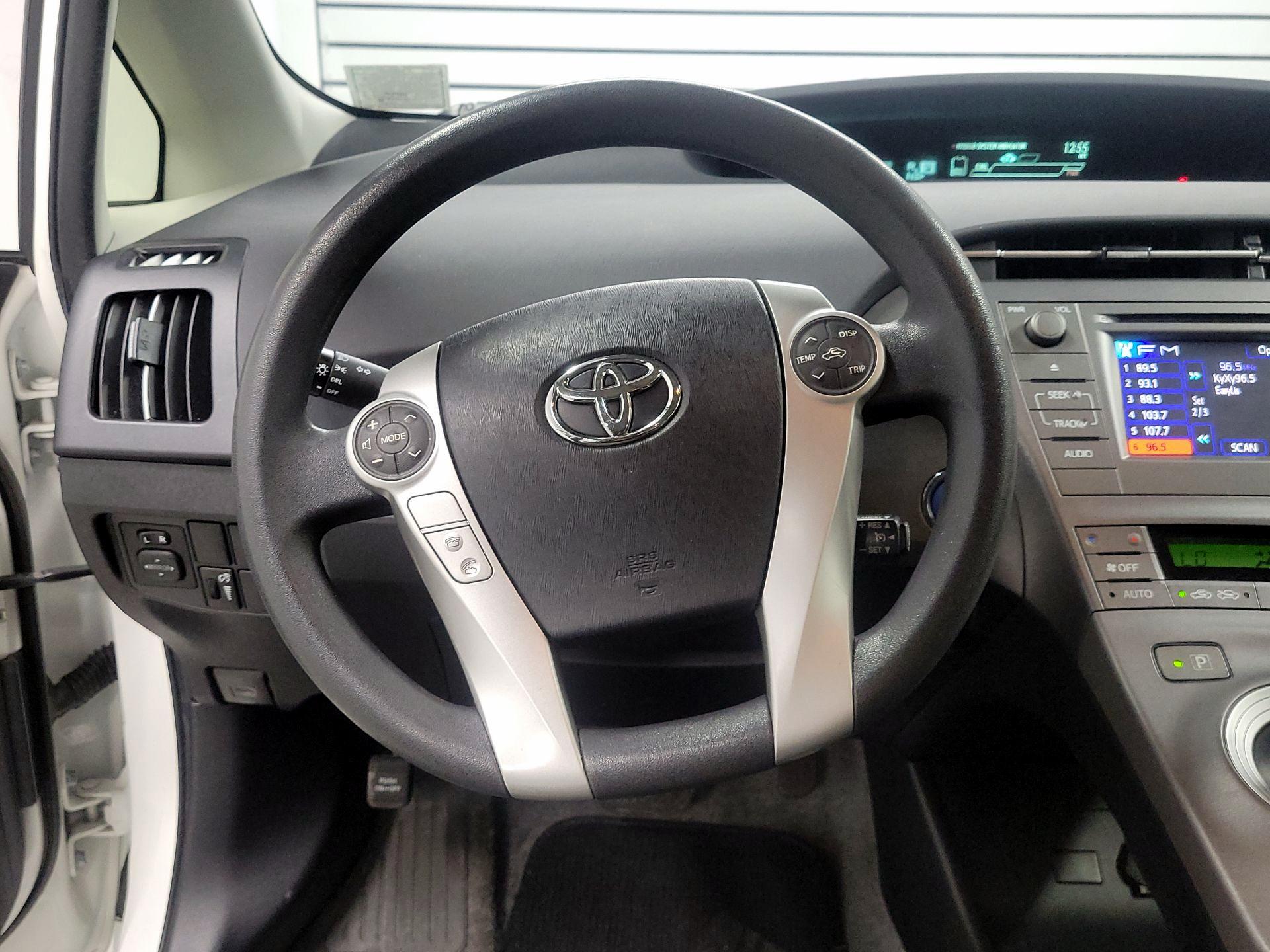 Thumbnail: 2015 Toyota Prius - 10