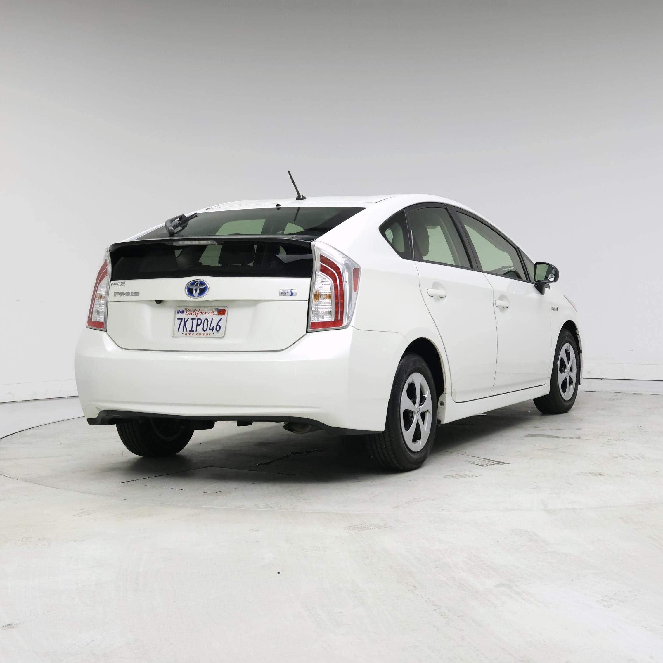 Thumbnail: 2015 Toyota Prius - 8