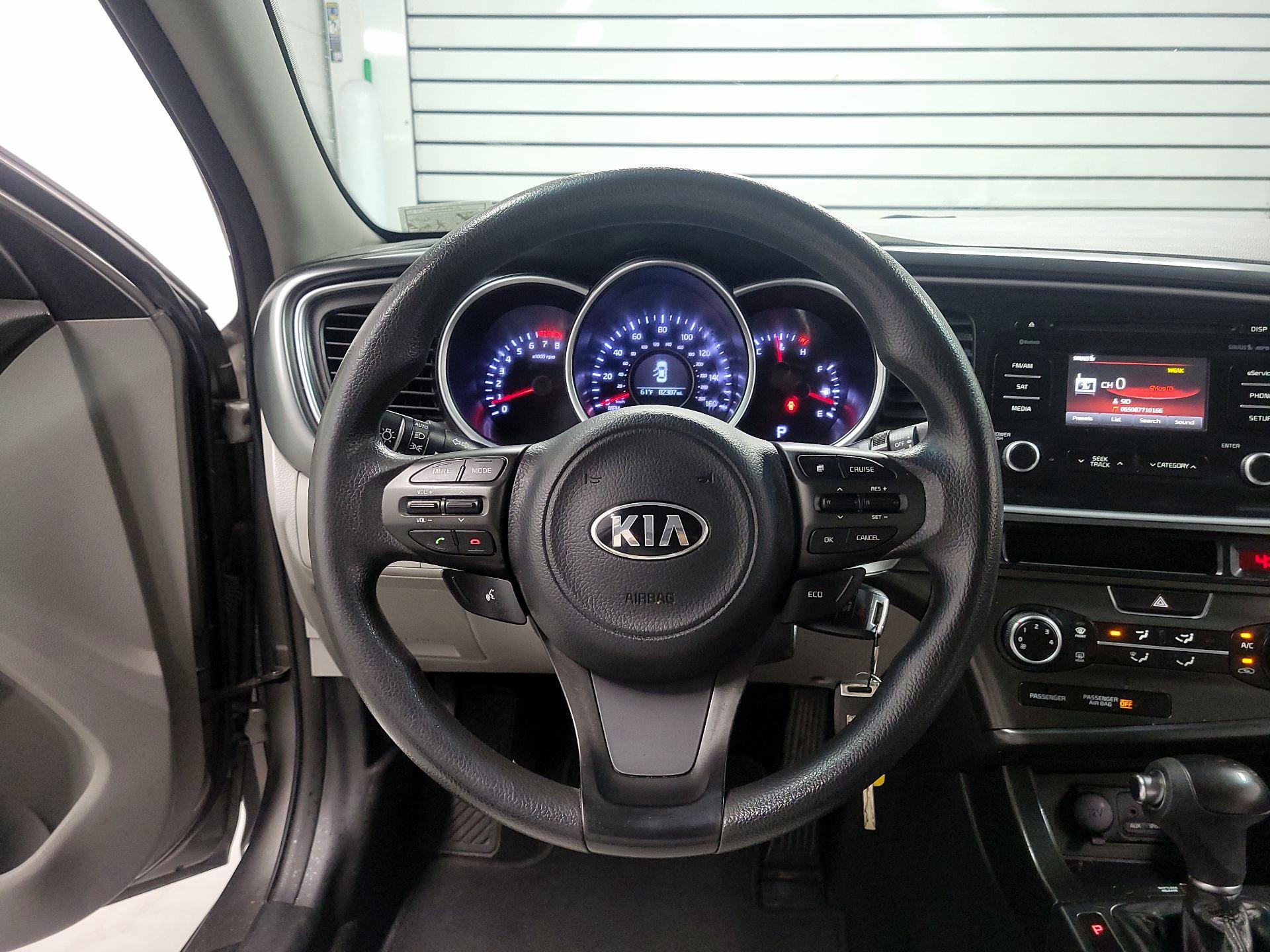 Thumbnail: 2015 Kia Optima - 10