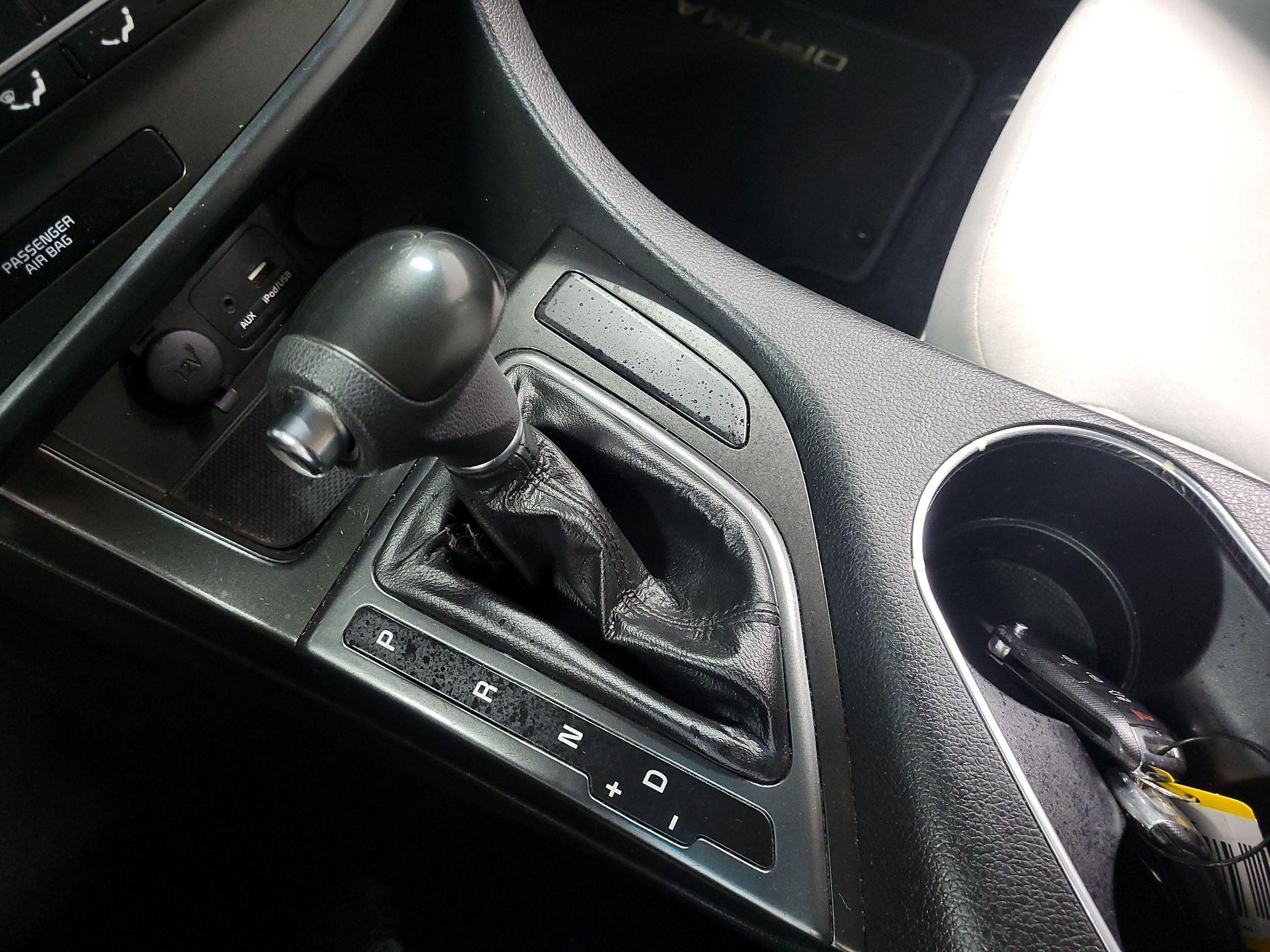 Thumbnail: 2015 Kia Optima - 17
