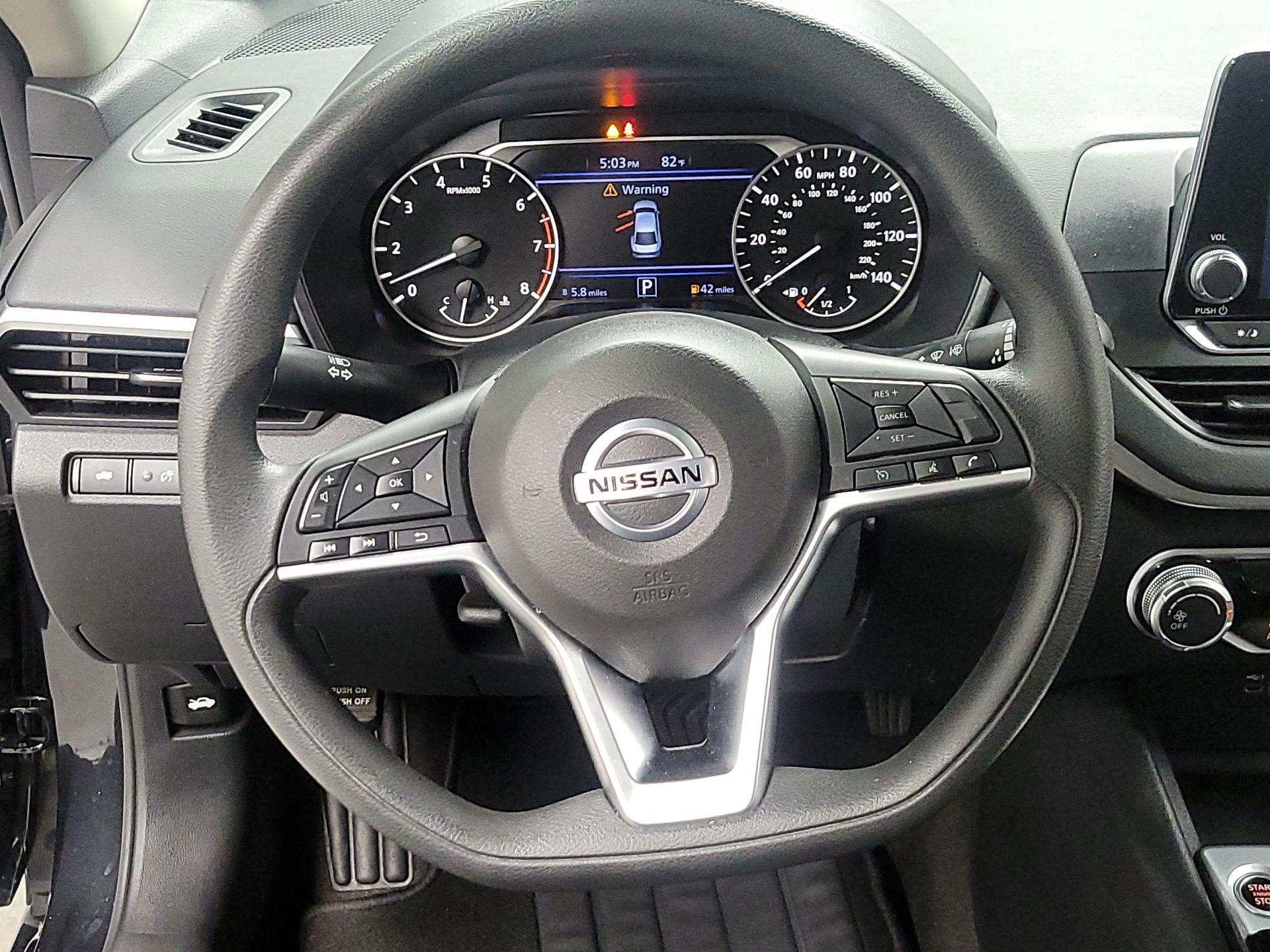 Thumbnail: 2022 Nissan Altima - 10