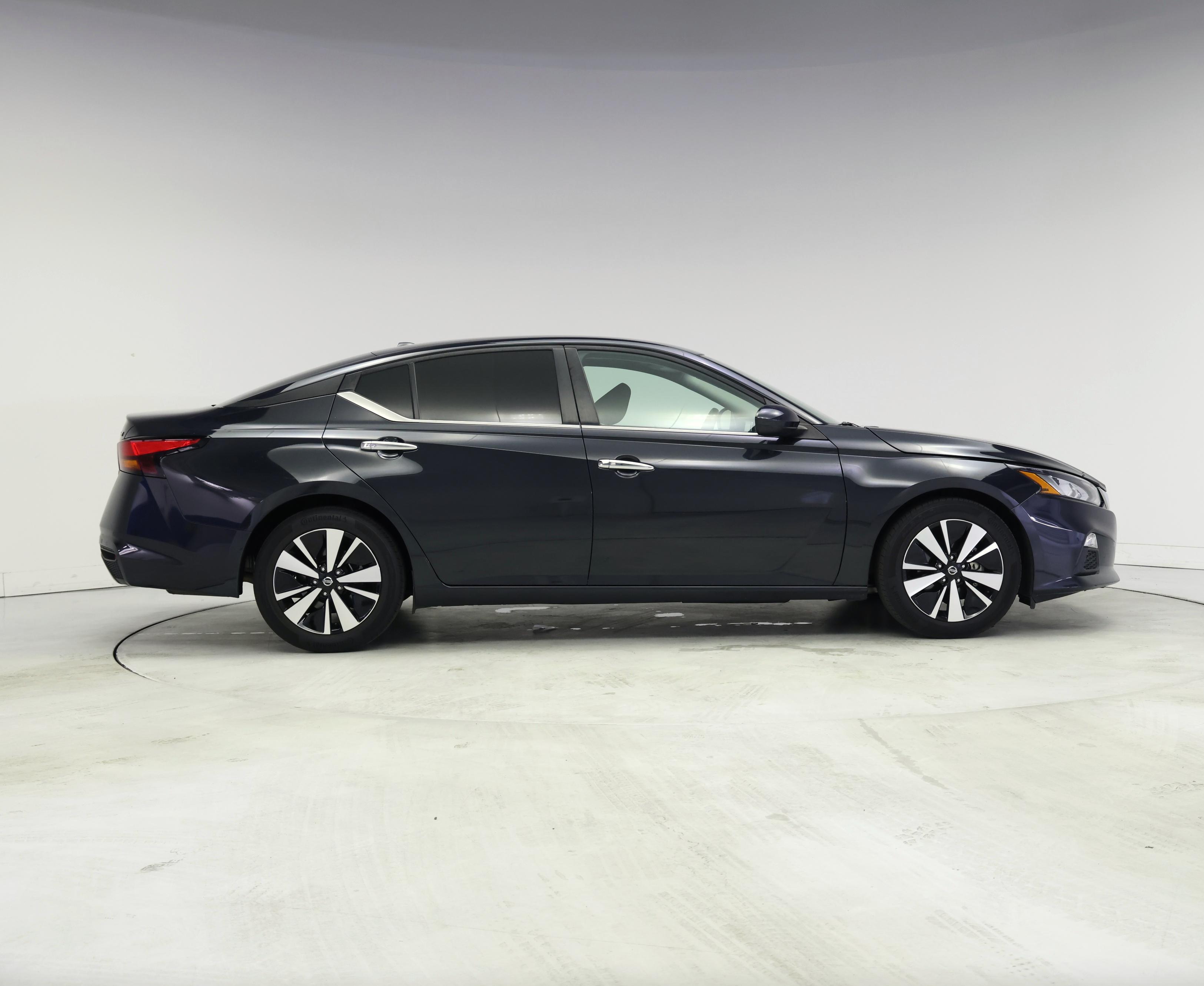 Thumbnail: 2022 Nissan Altima - 7