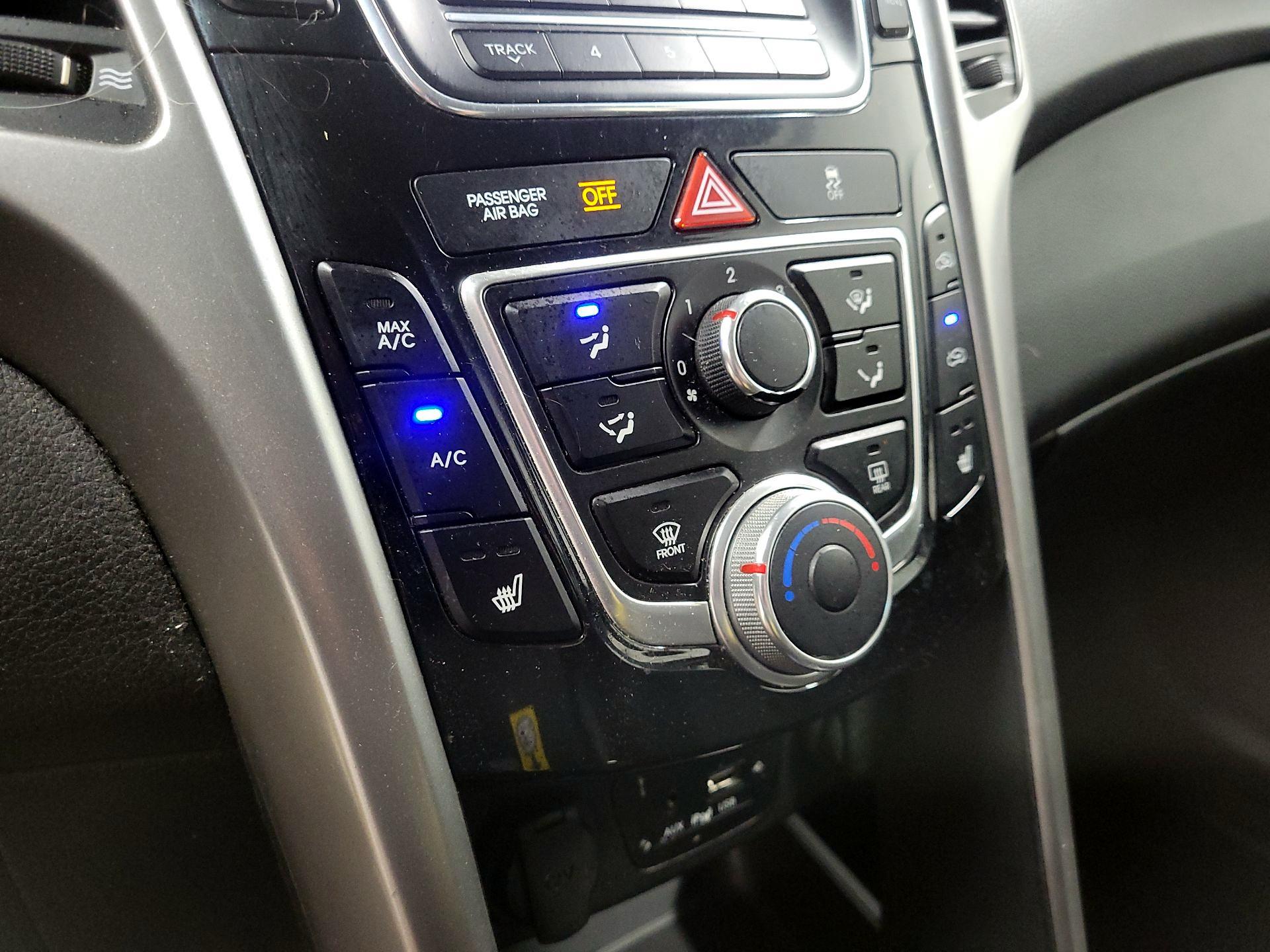 Thumbnail: 2016 Hyundai Elantra - 15