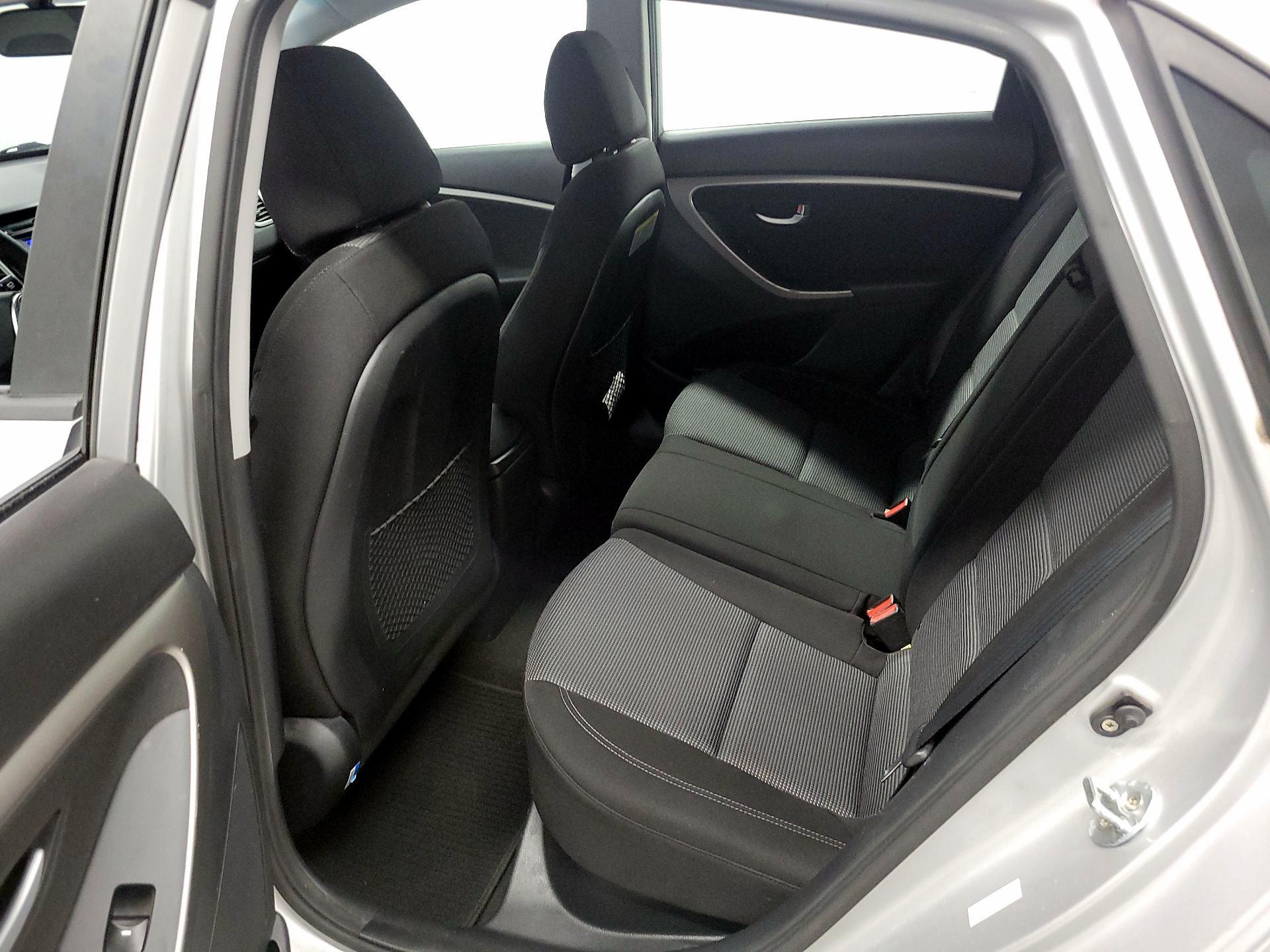 Thumbnail: 2016 Hyundai Elantra - 18