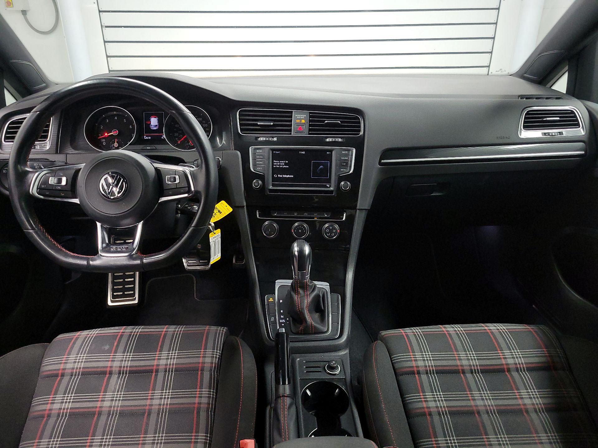 Thumbnail: 2017 Volkswagen Golf - 9