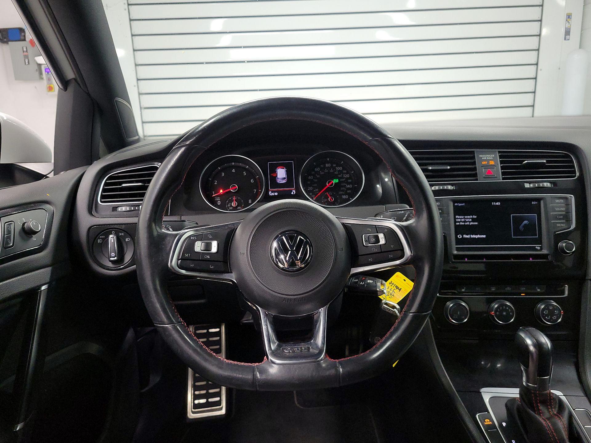 Thumbnail: 2017 Volkswagen Golf - 10