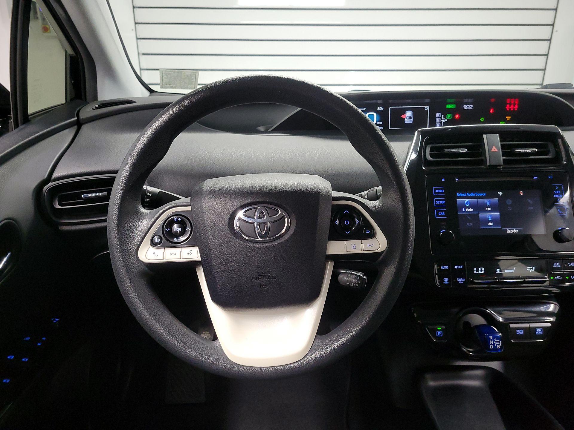 Thumbnail: 2018 Toyota Prius - 10