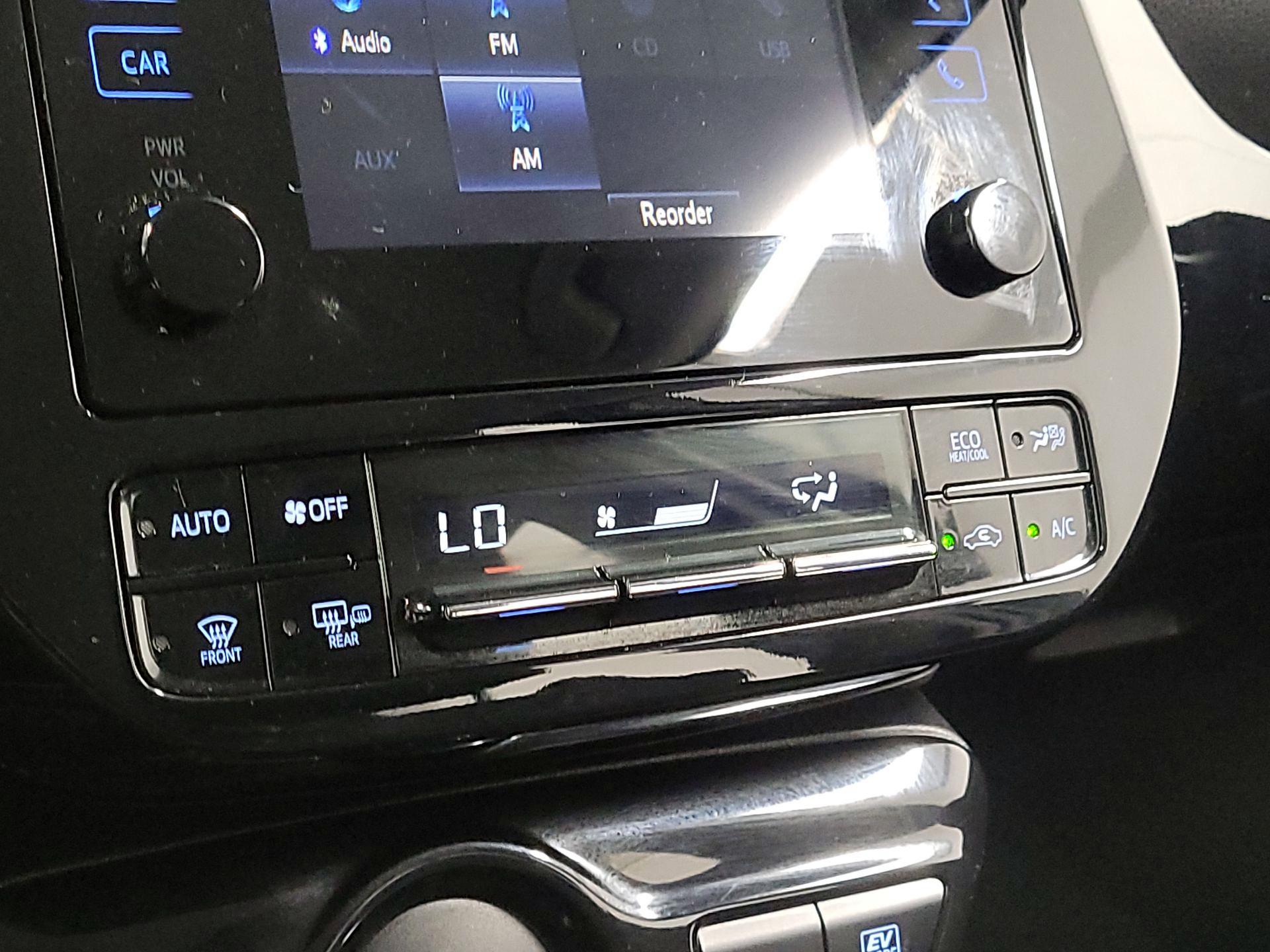 Thumbnail: 2018 Toyota Prius - 16
