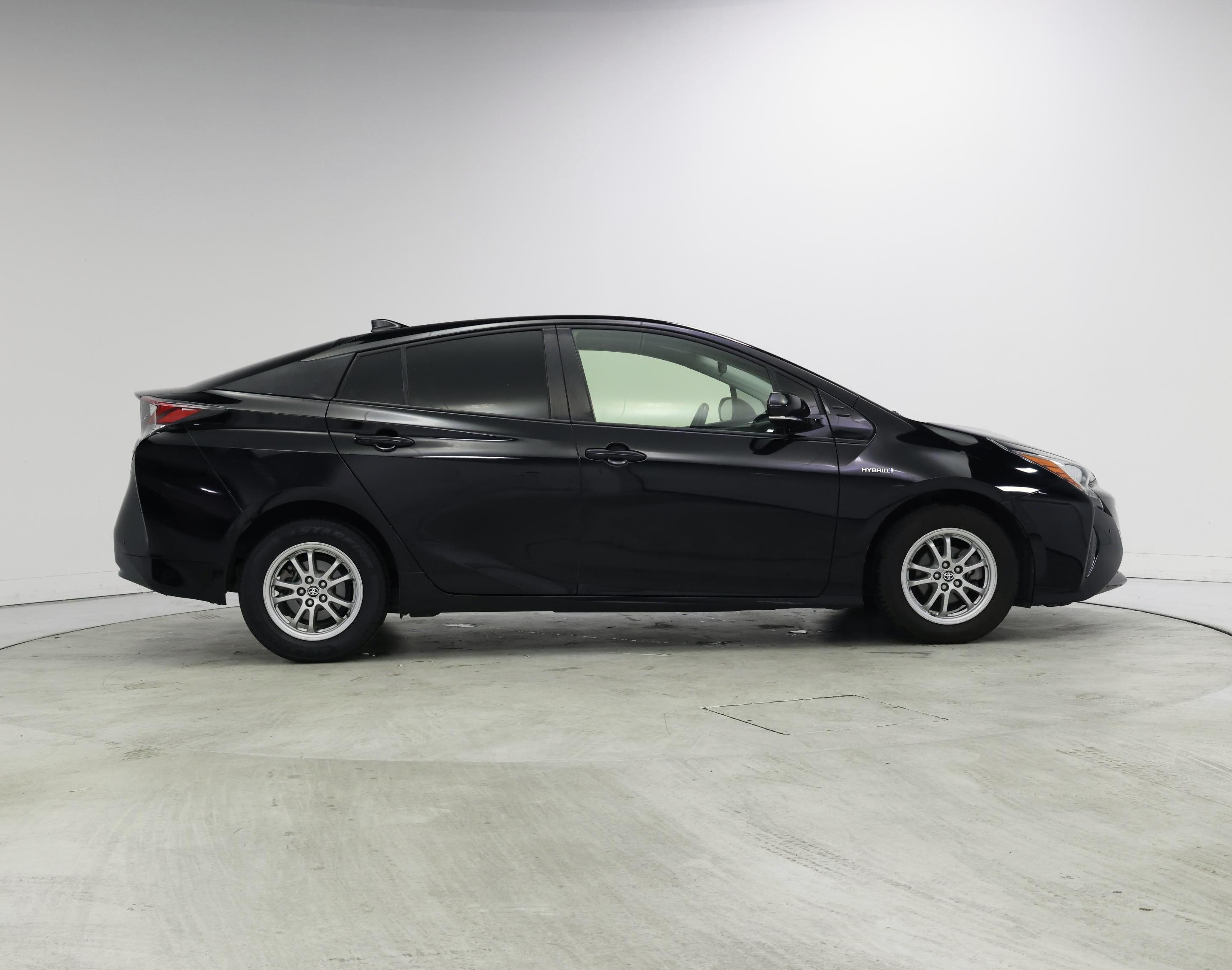 Thumbnail: 2018 Toyota Prius - 7
