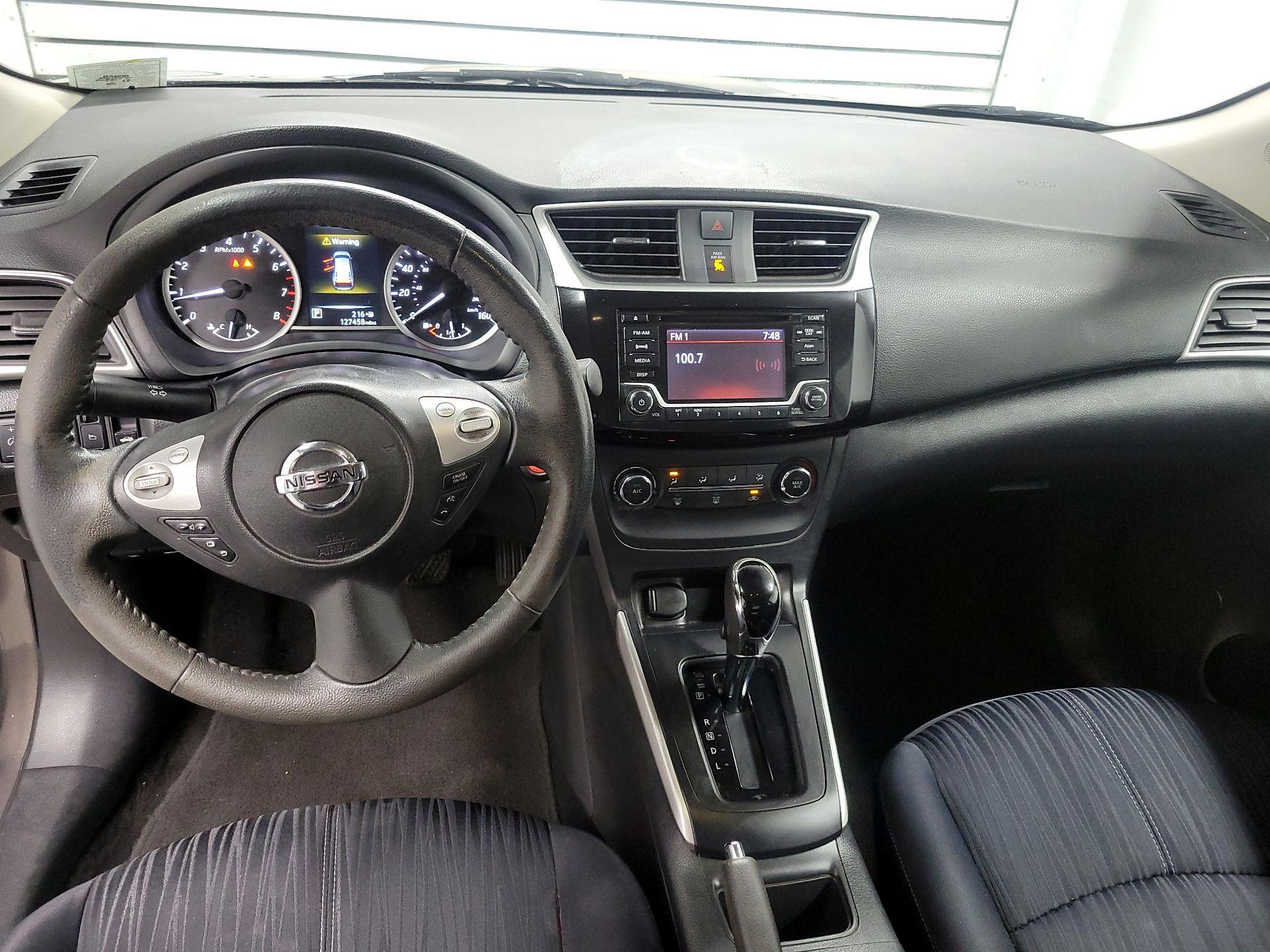 Thumbnail: 2016 Nissan Sentra - 9