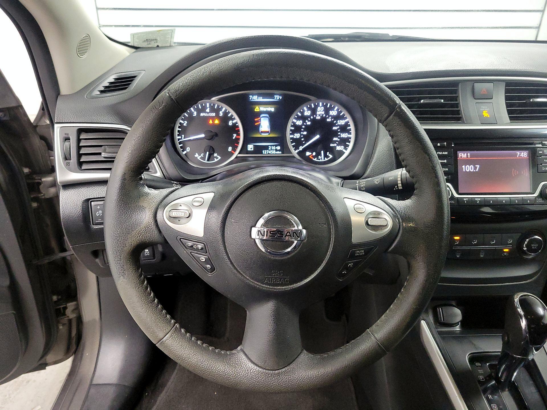 Thumbnail: 2016 Nissan Sentra - 10