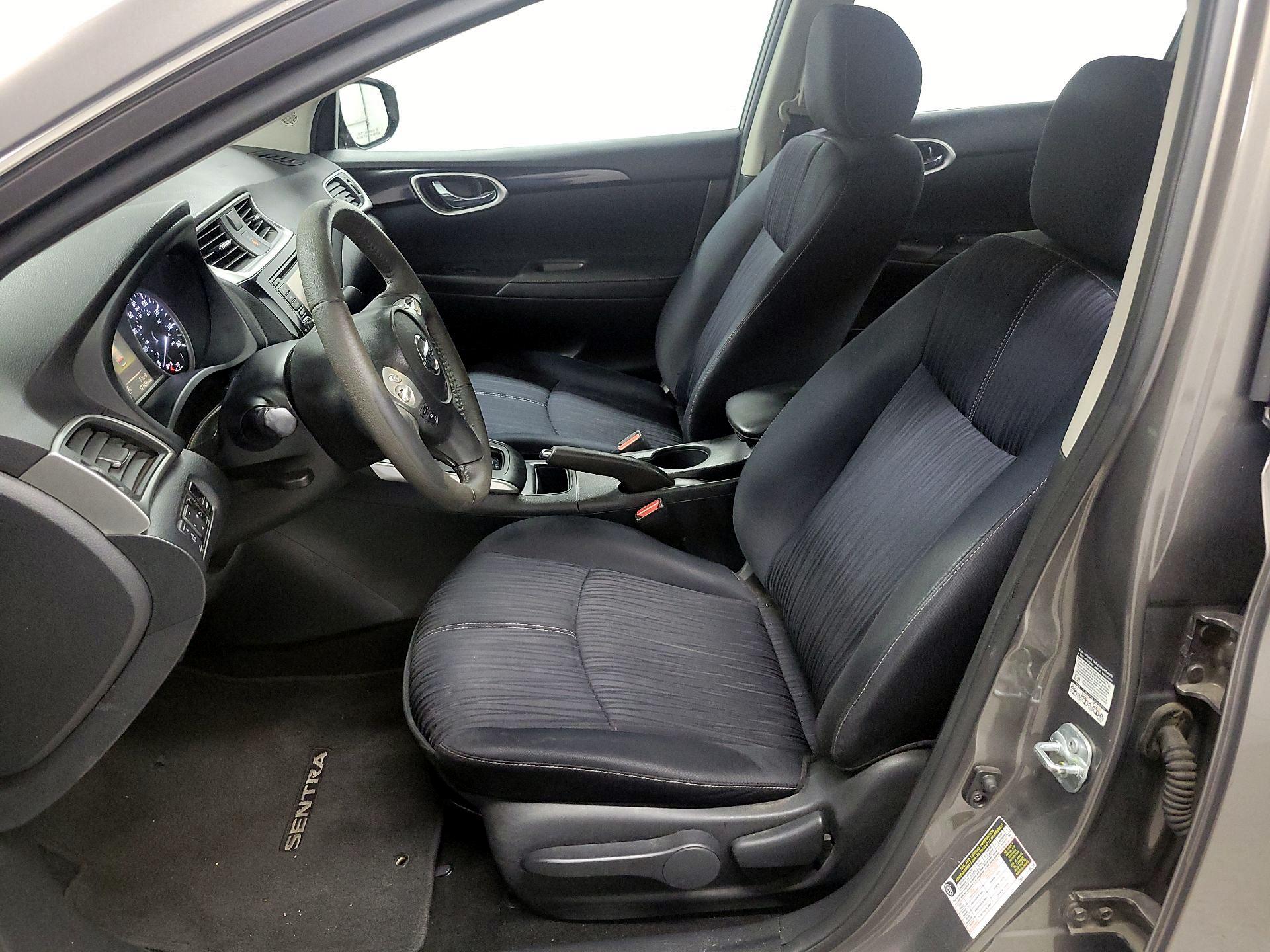 Thumbnail: 2016 Nissan Sentra - 11