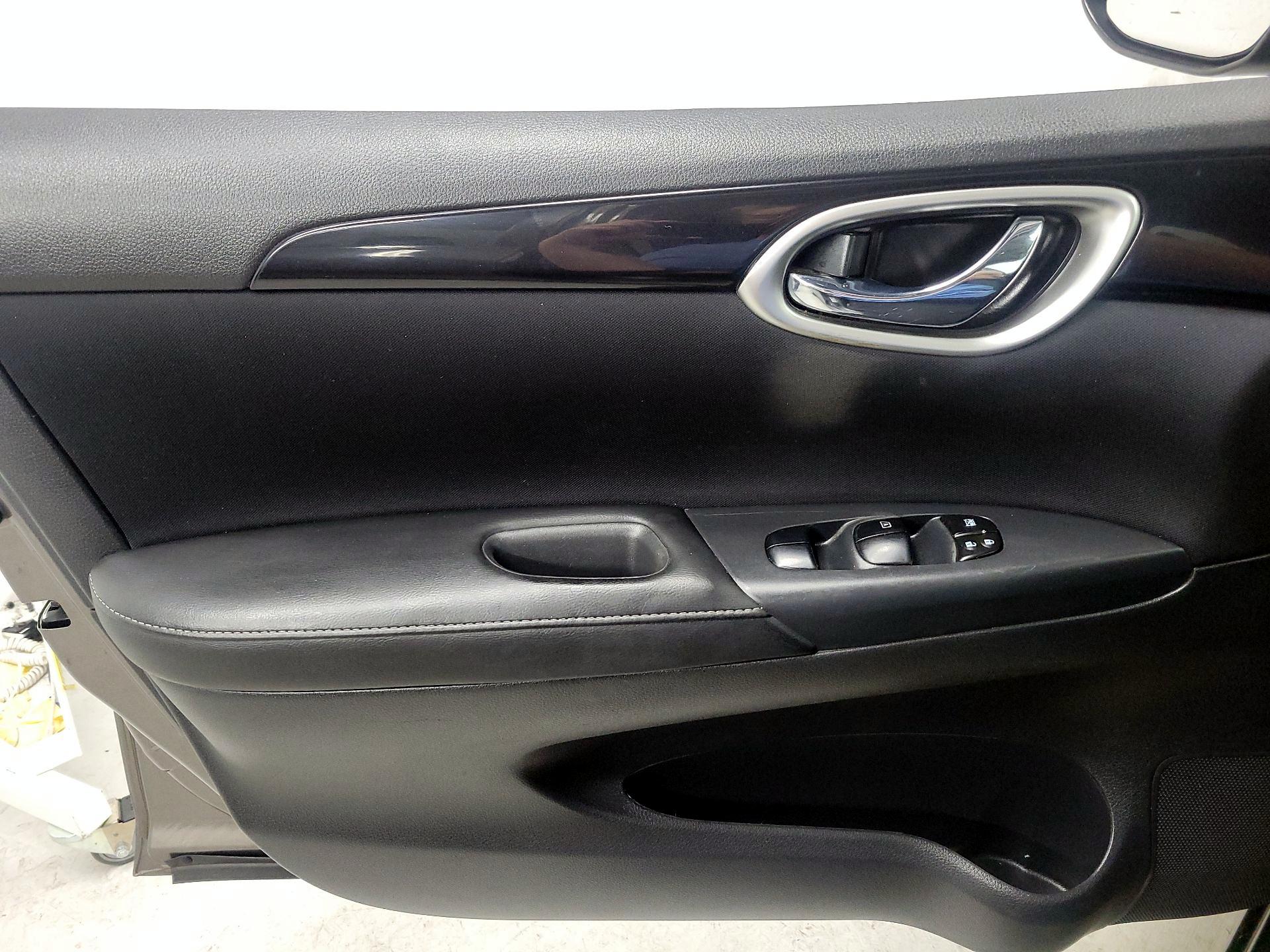 Thumbnail: 2016 Nissan Sentra - 12