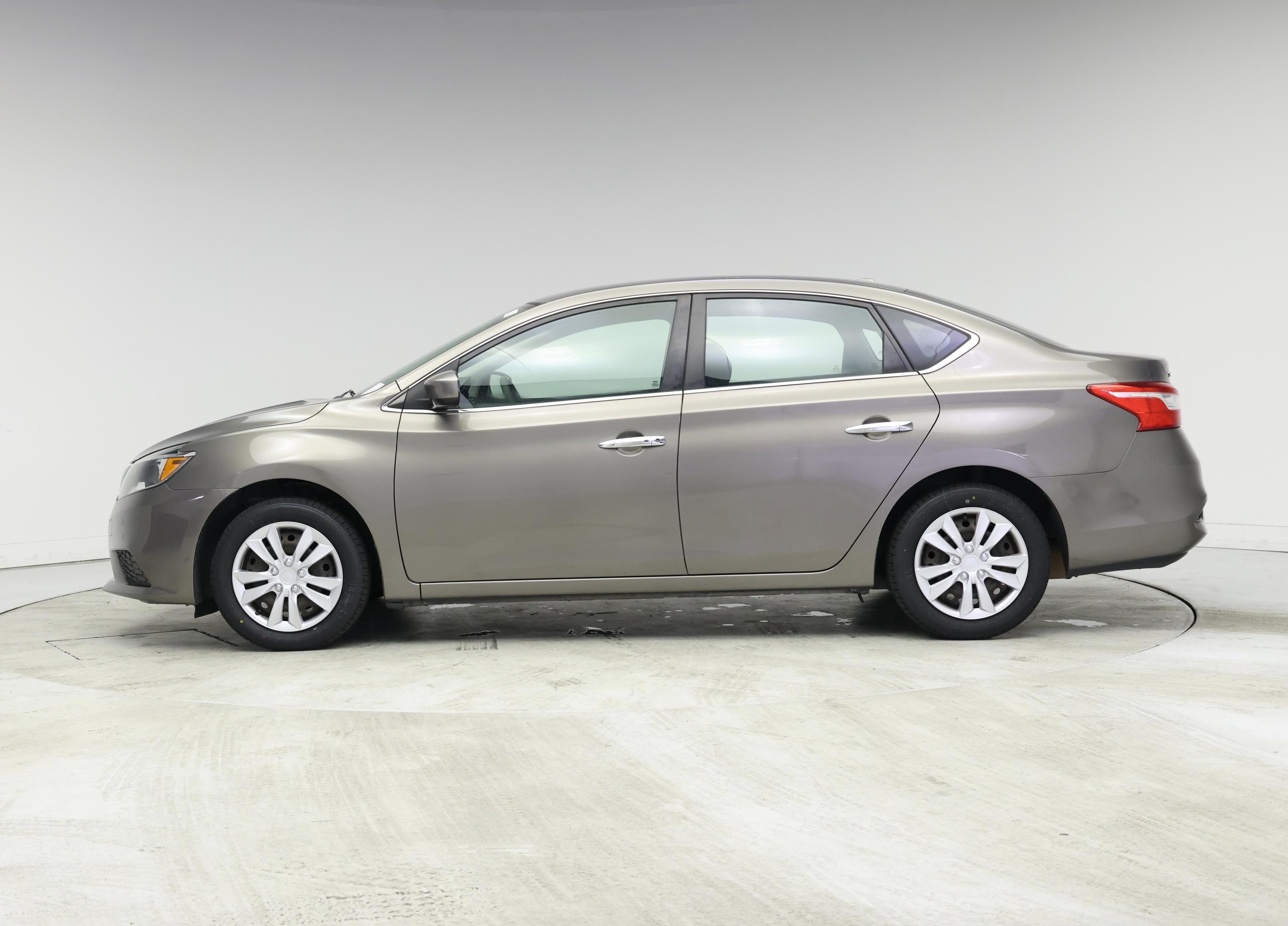 Thumbnail: 2016 Nissan Sentra - 3