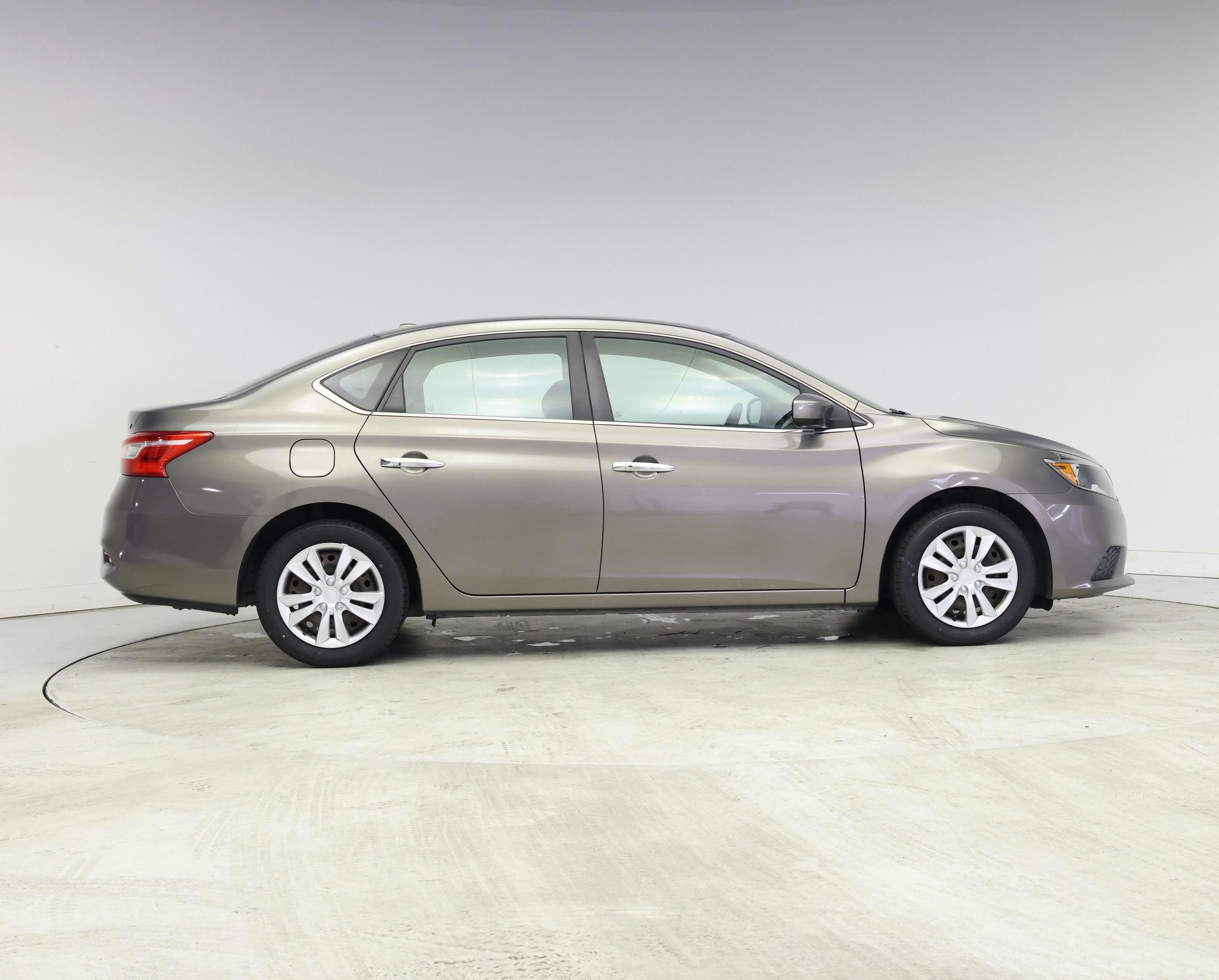 Thumbnail: 2016 Nissan Sentra - 7