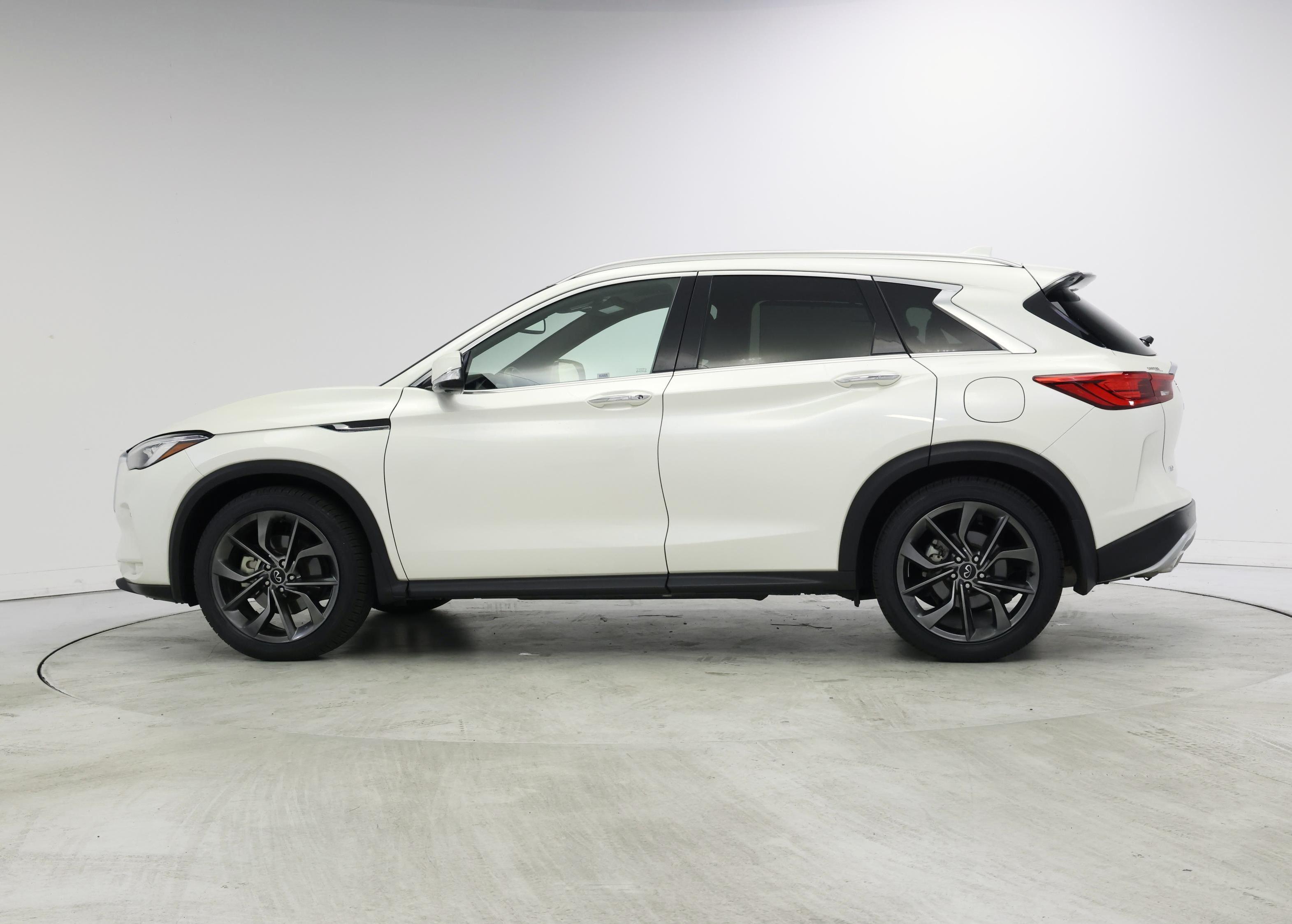 Thumbnail: 2022 INFINITI QX50 - 3