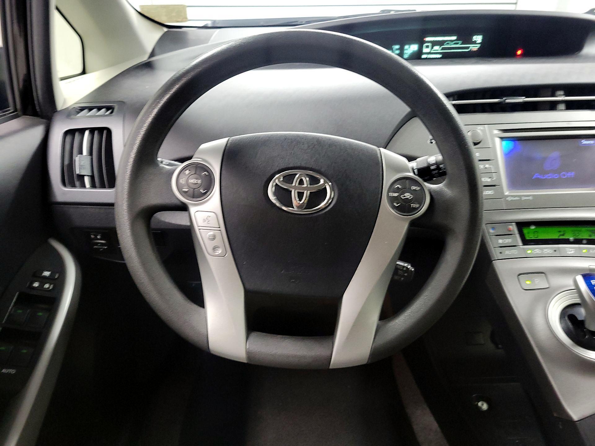 Thumbnail: 2014 Toyota Prius - 10