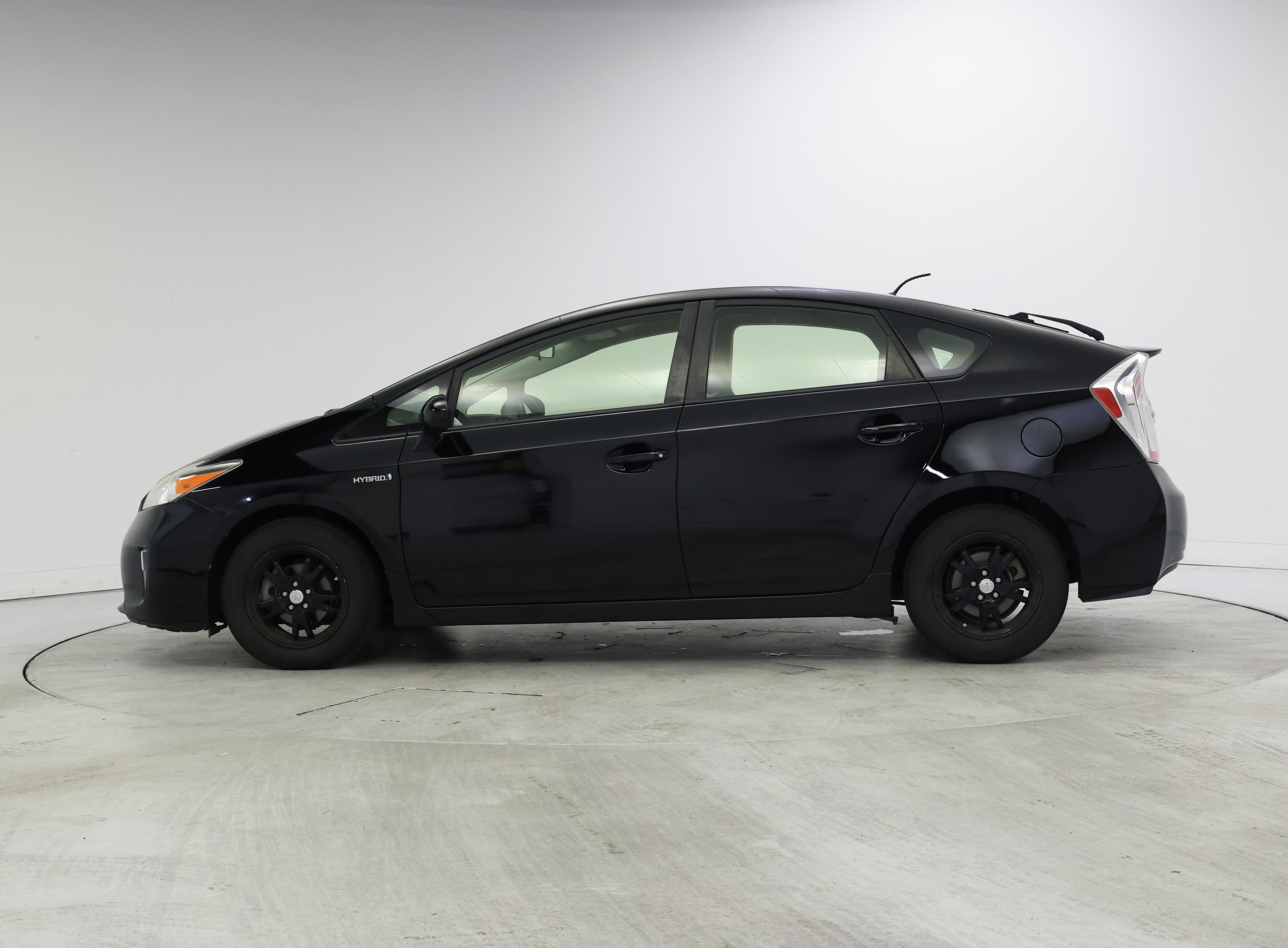 Thumbnail: 2014 Toyota Prius - 3