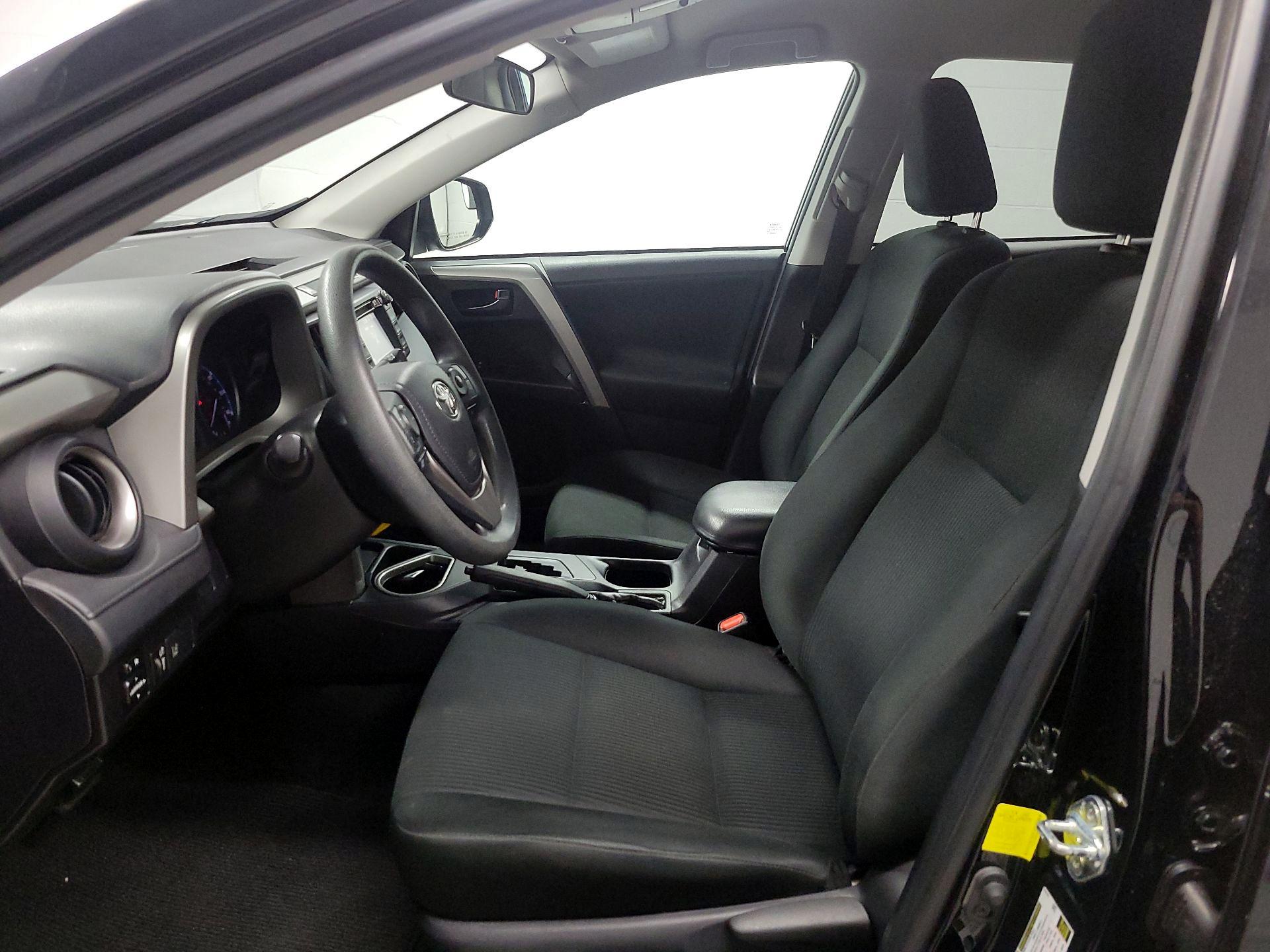 Thumbnail: 2018 Toyota RAV4 - 11