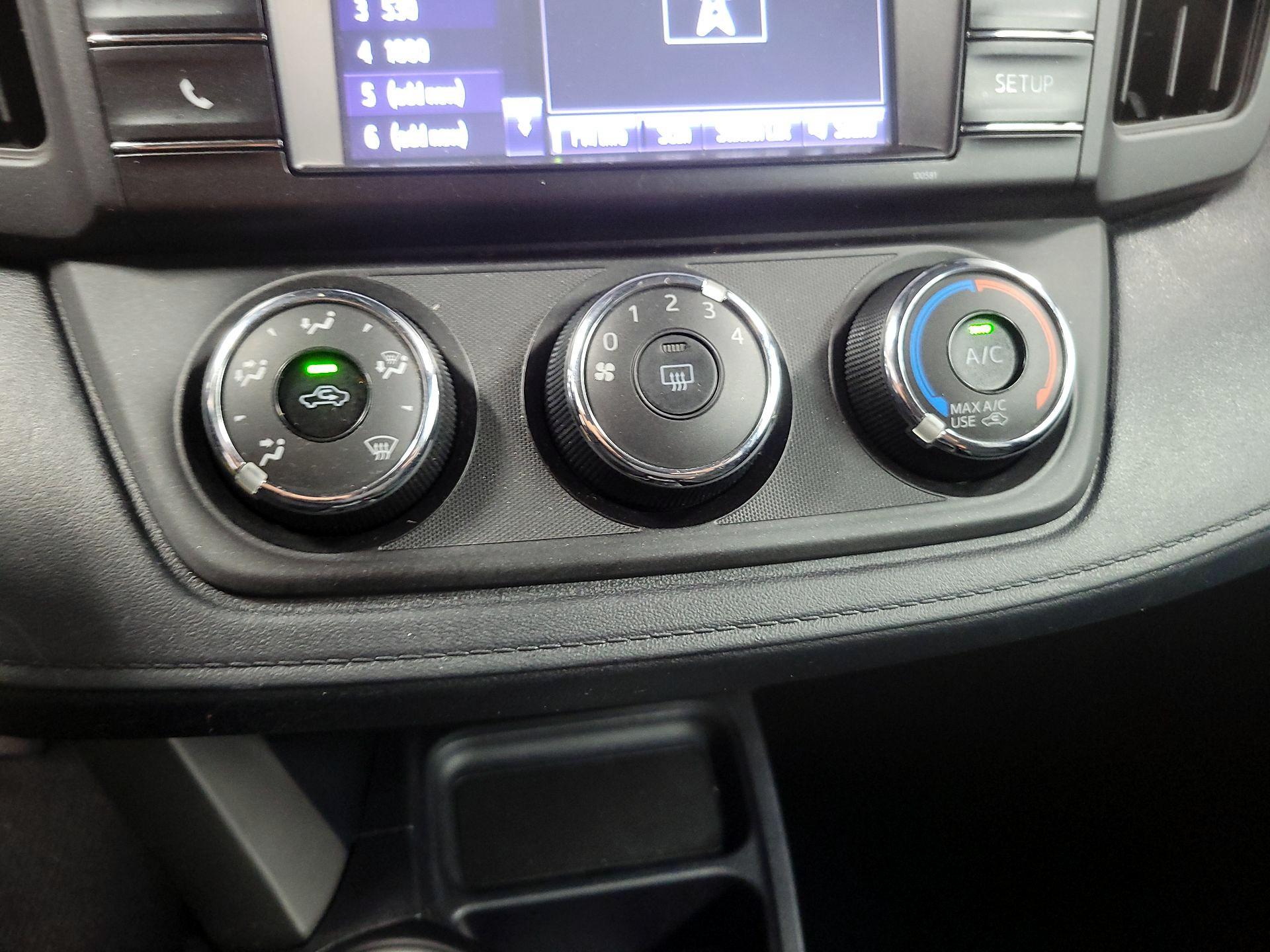 Thumbnail: 2018 Toyota RAV4 - 16