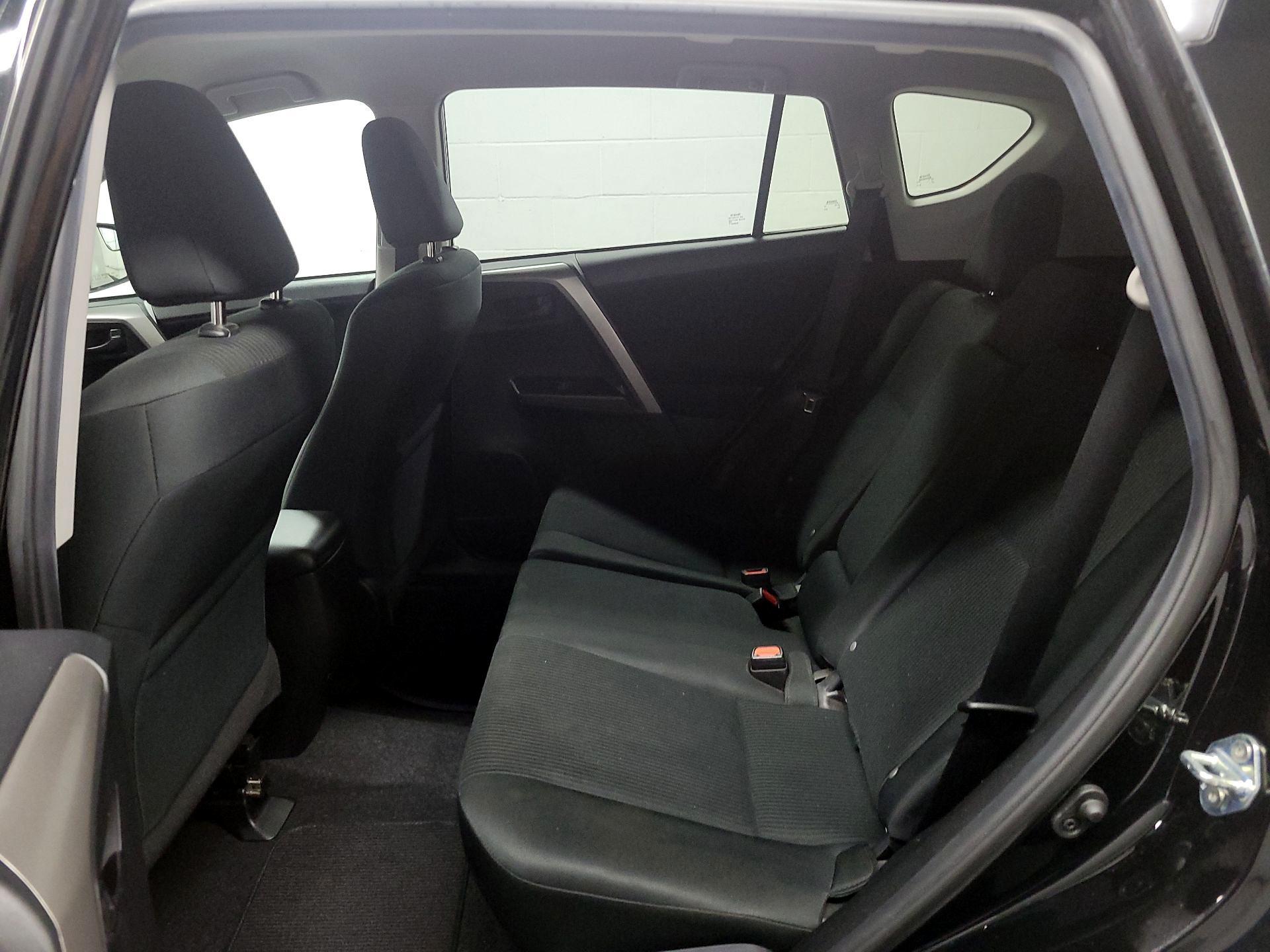 Thumbnail: 2018 Toyota RAV4 - 19