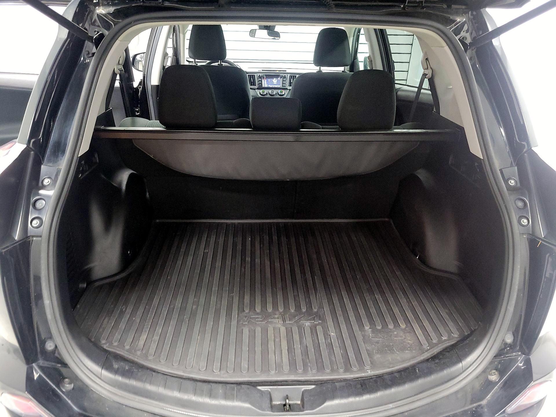 Thumbnail: 2018 Toyota RAV4 - 20