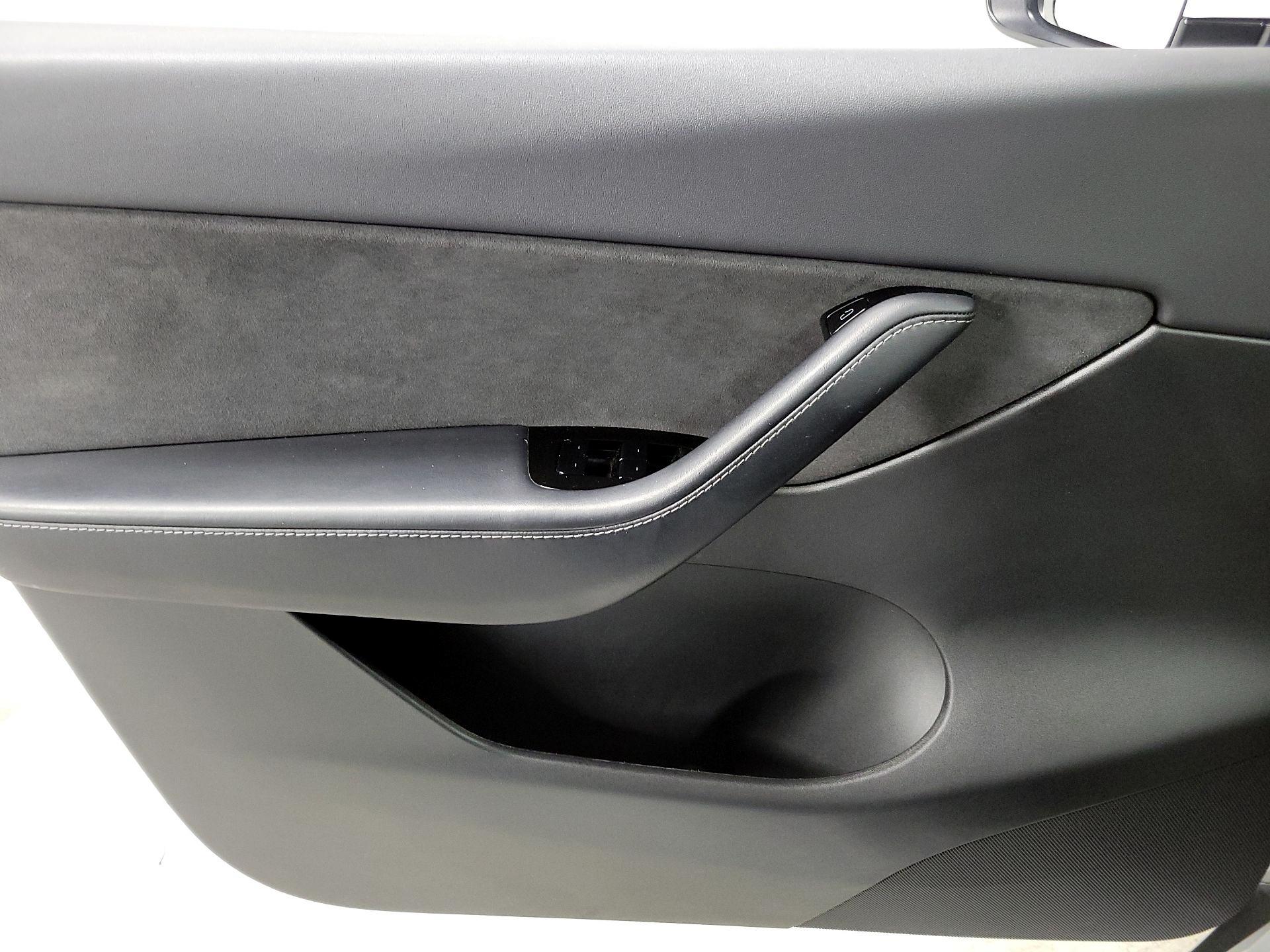 Thumbnail: 2020 Tesla Model Y - 12