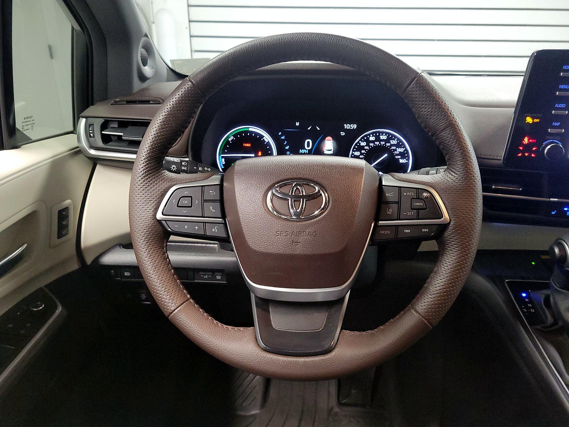 Thumbnail: 2024 Toyota Sienna - 10