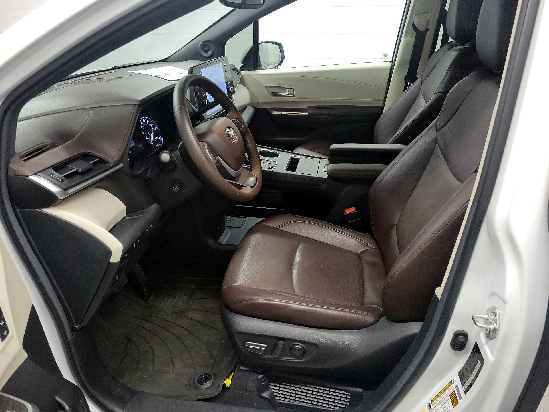 Thumbnail: 2024 Toyota Sienna - 11