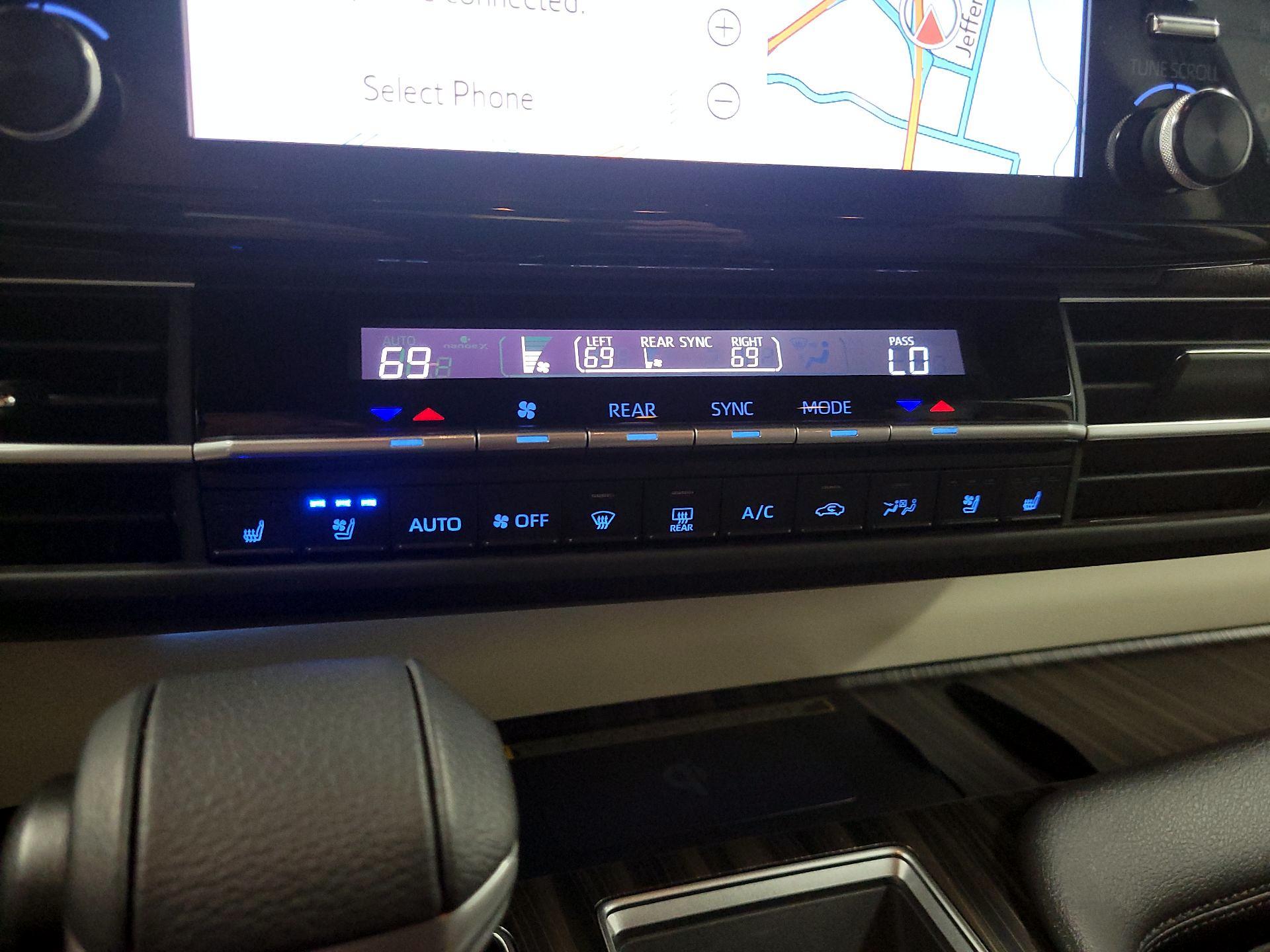 Thumbnail: 2024 Toyota Sienna - 17