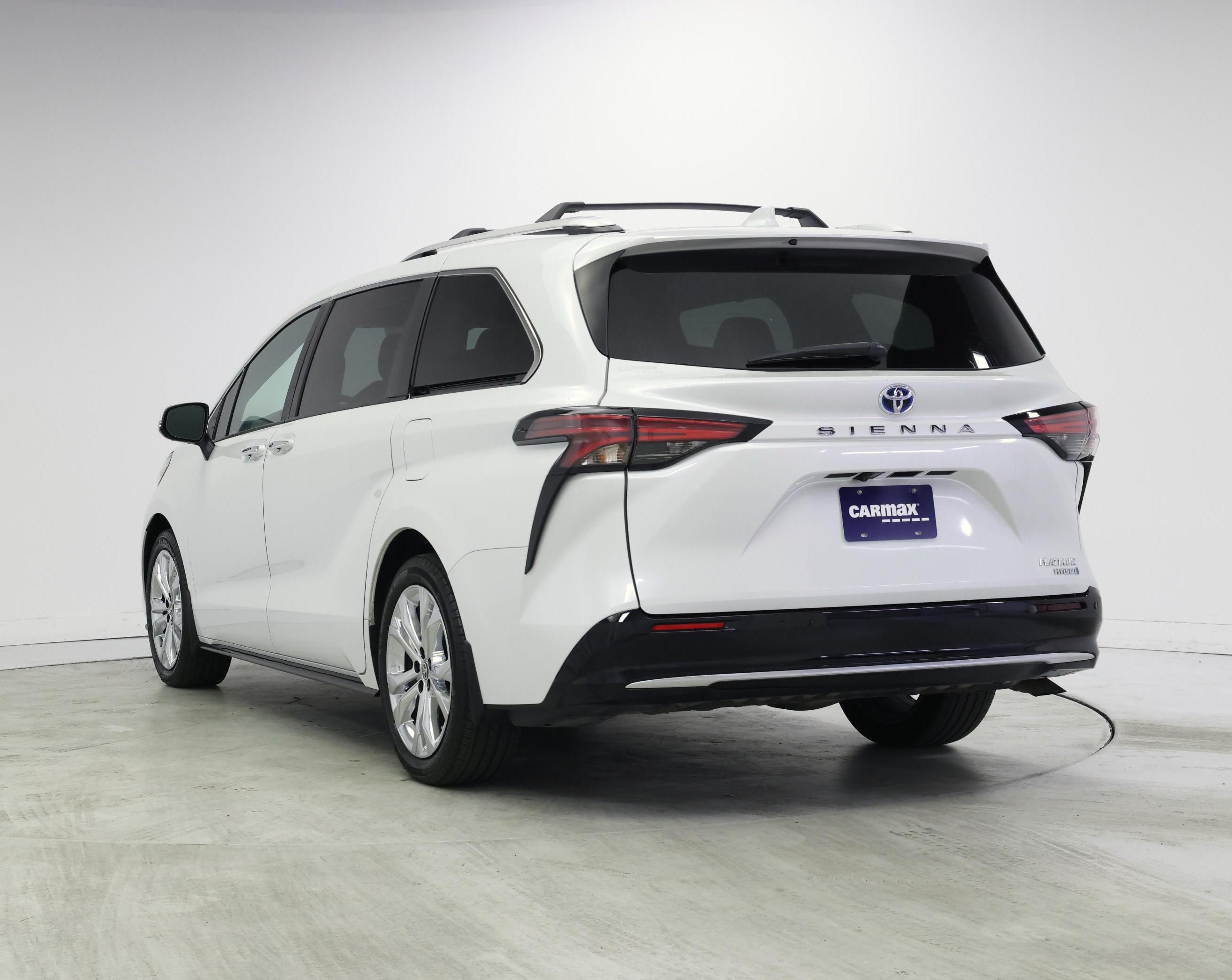 Thumbnail: 2024 Toyota Sienna - 2