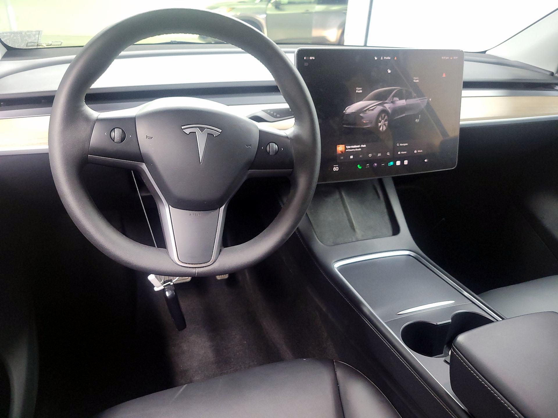 Thumbnail: 2023 Tesla Model Y - 10